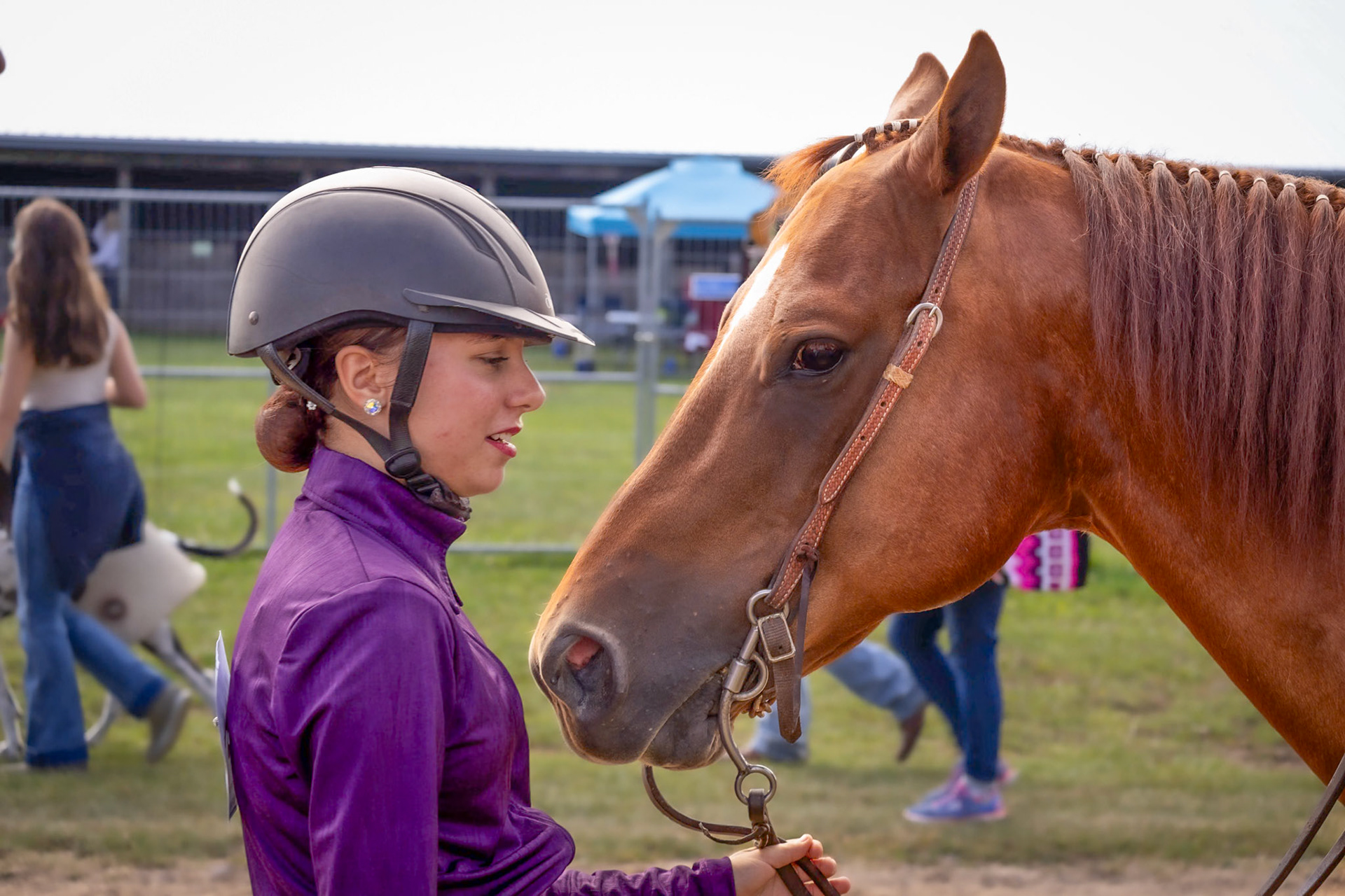 TRUST  Sophie Edmondson and her horse William share a moment that shows the true bond between horse and rider. (Photo by Ava LaBine)