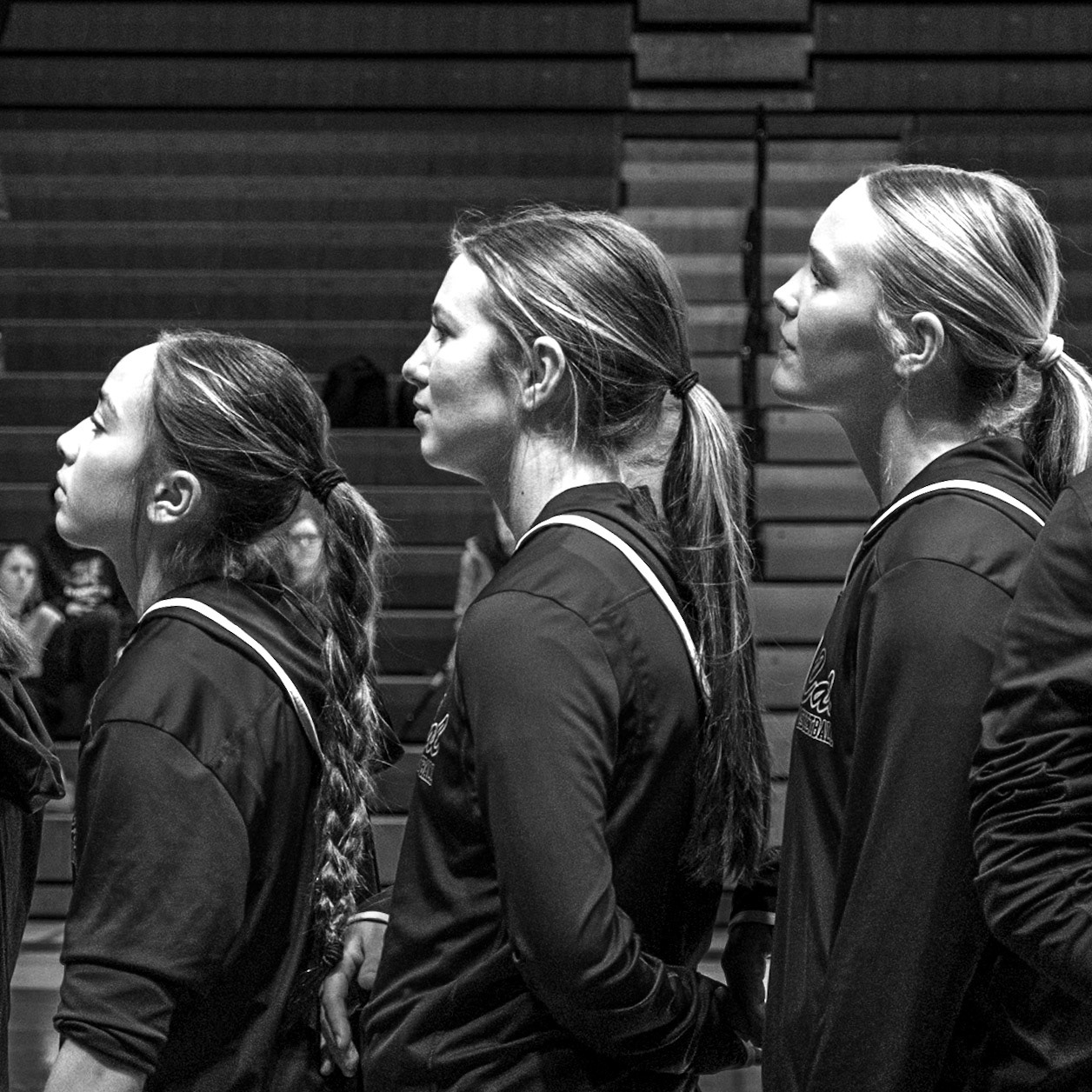 Braylee Tep, Baylee DeVries and Addison Veldt prepare for the National Anthem. (Photo by Vega Almazan Quesada)