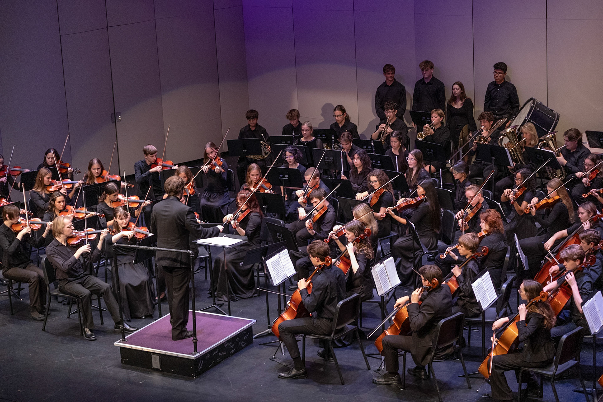 As the concert came to a close, the group maintained the same focus from start to finish. (Photo by Valentina Sosa)