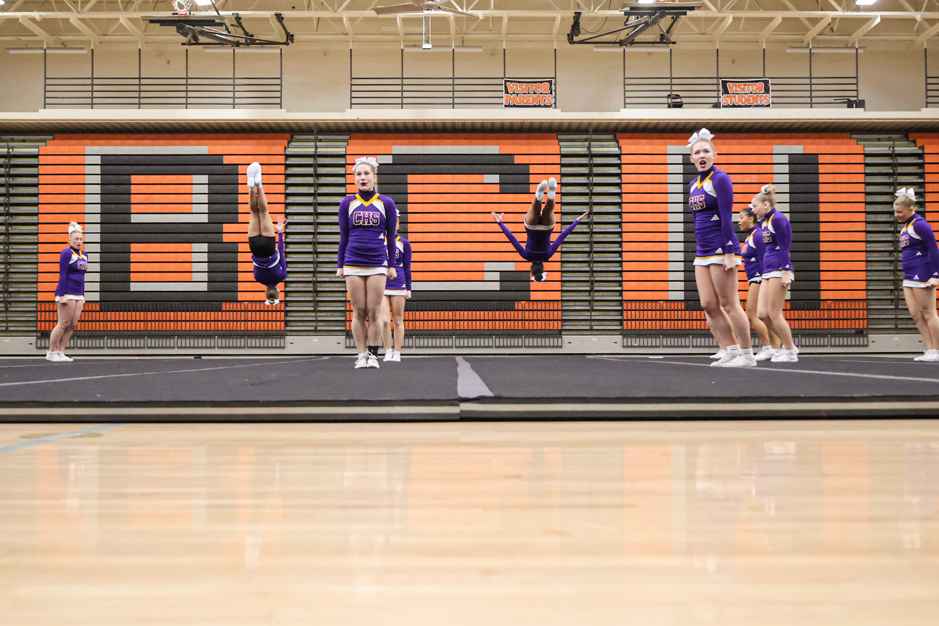 Fighting Scots cheer team fires up the crowd with flips and loud chants. (Photo by Elsha Bytwork)
