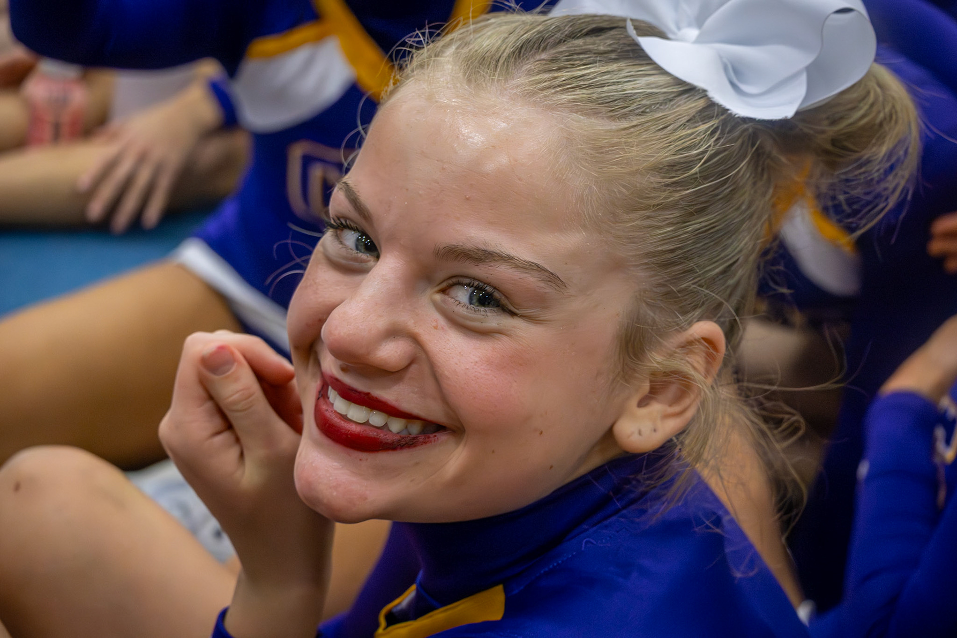 Jenna Sheely brings the warmth while waiting for placements. (Photo by Lilli Jackson)