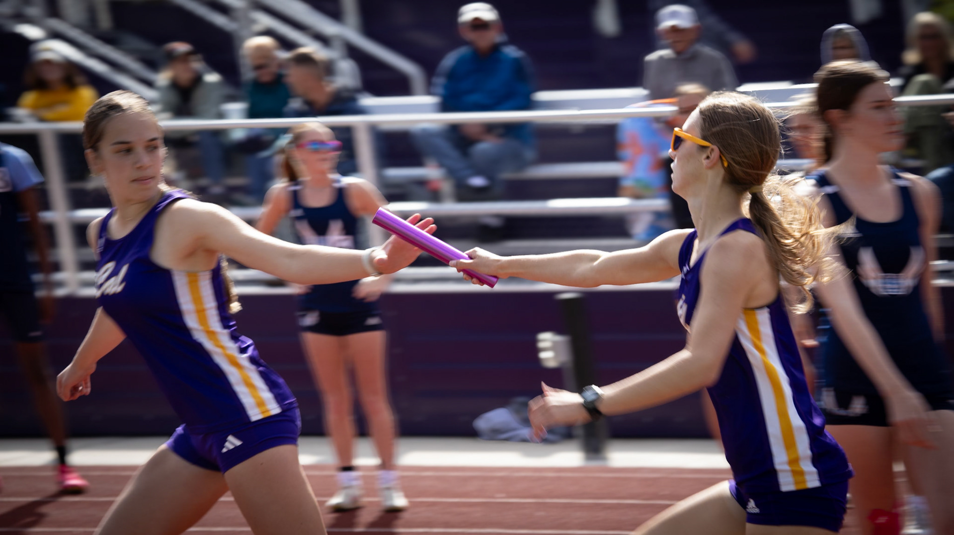 Handoff (Photo by Zainab Piromari)