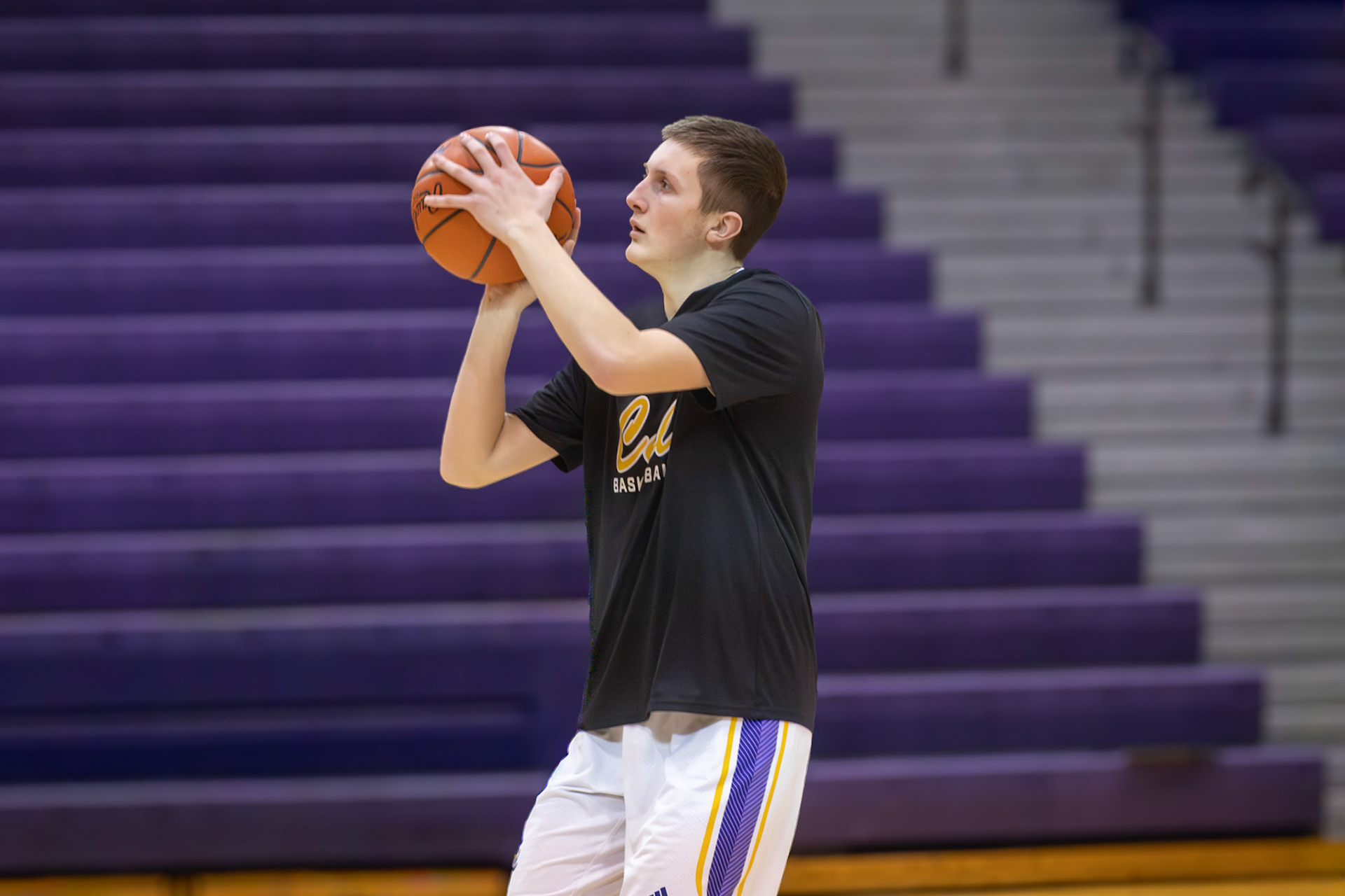 Brody Linker practices his shooting form. (Photo by Thomas McKee)