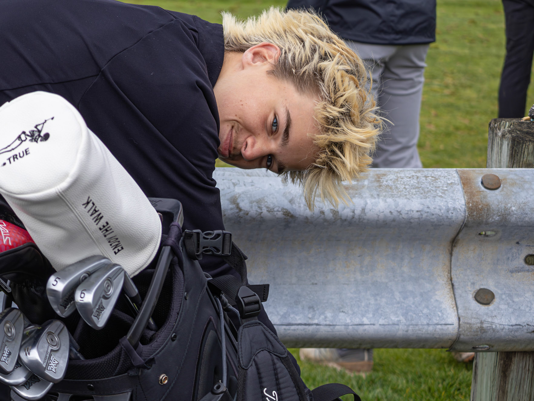 Chace Gorby prepares his bag before the round. (Photo by Aaron Pyper)