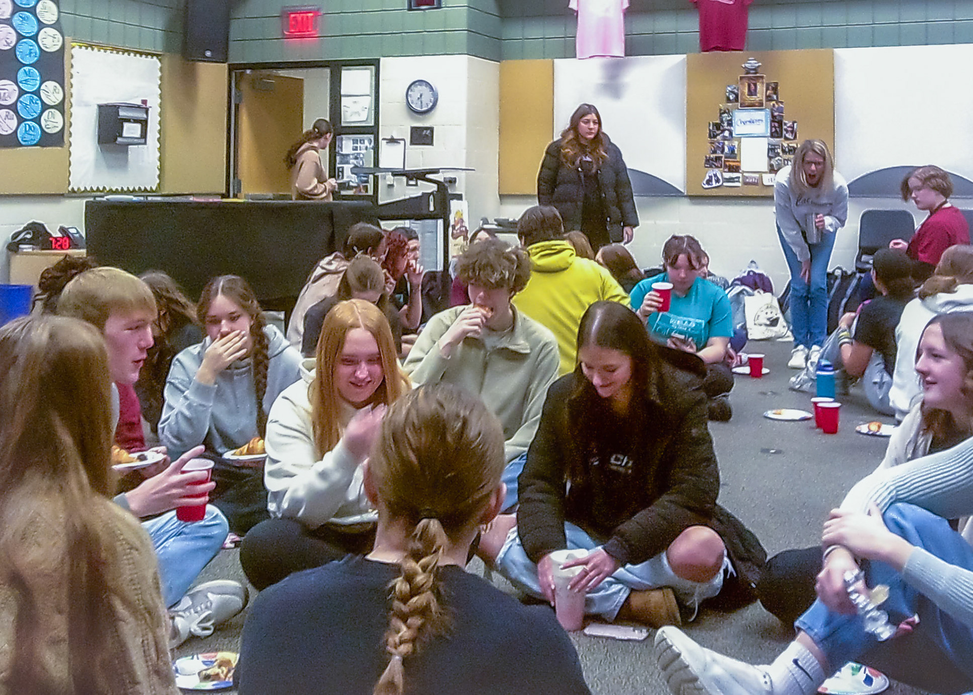 Choir students enjoy a Choral Scholar Breakfast before school. (Photo by Lucas Swartz)