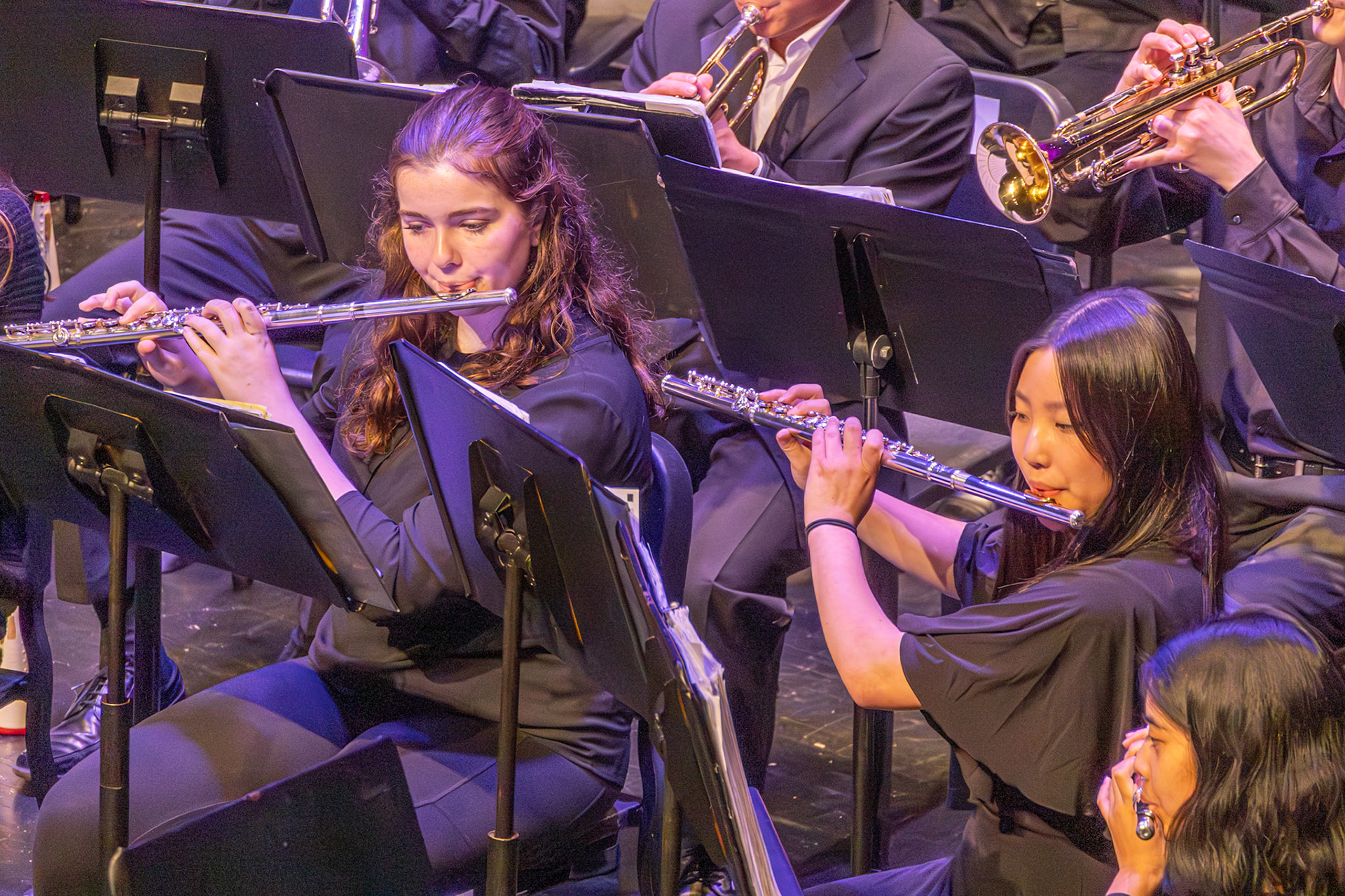 Katerina Yard and Amelia Sharp slay the day away on their flutes. (Photo by Eva Sierra)