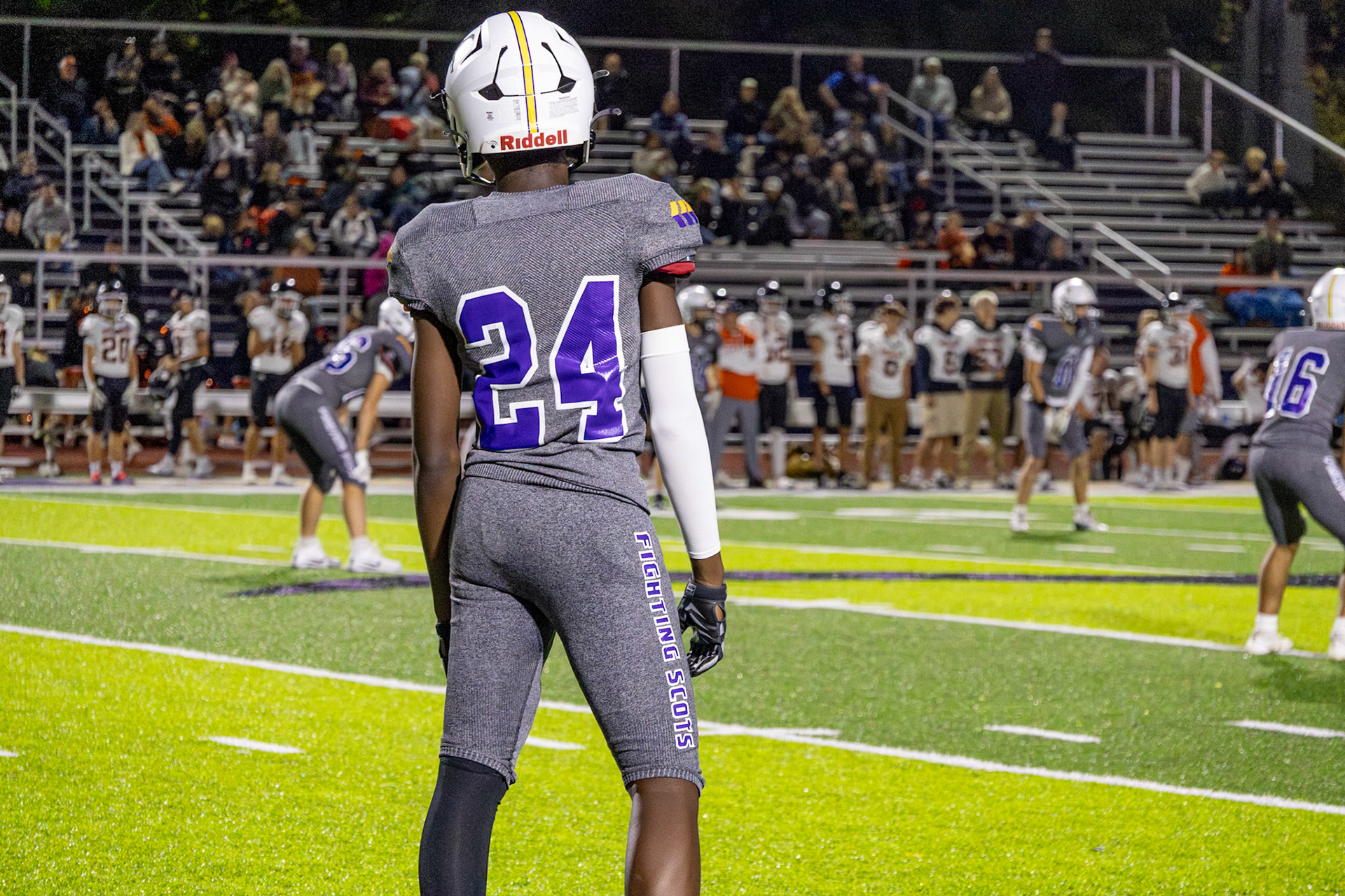 Zangi Mungi, ready for kick off return, preparing to beat the Rockford Rams. (Photo by Mariah Peterson)