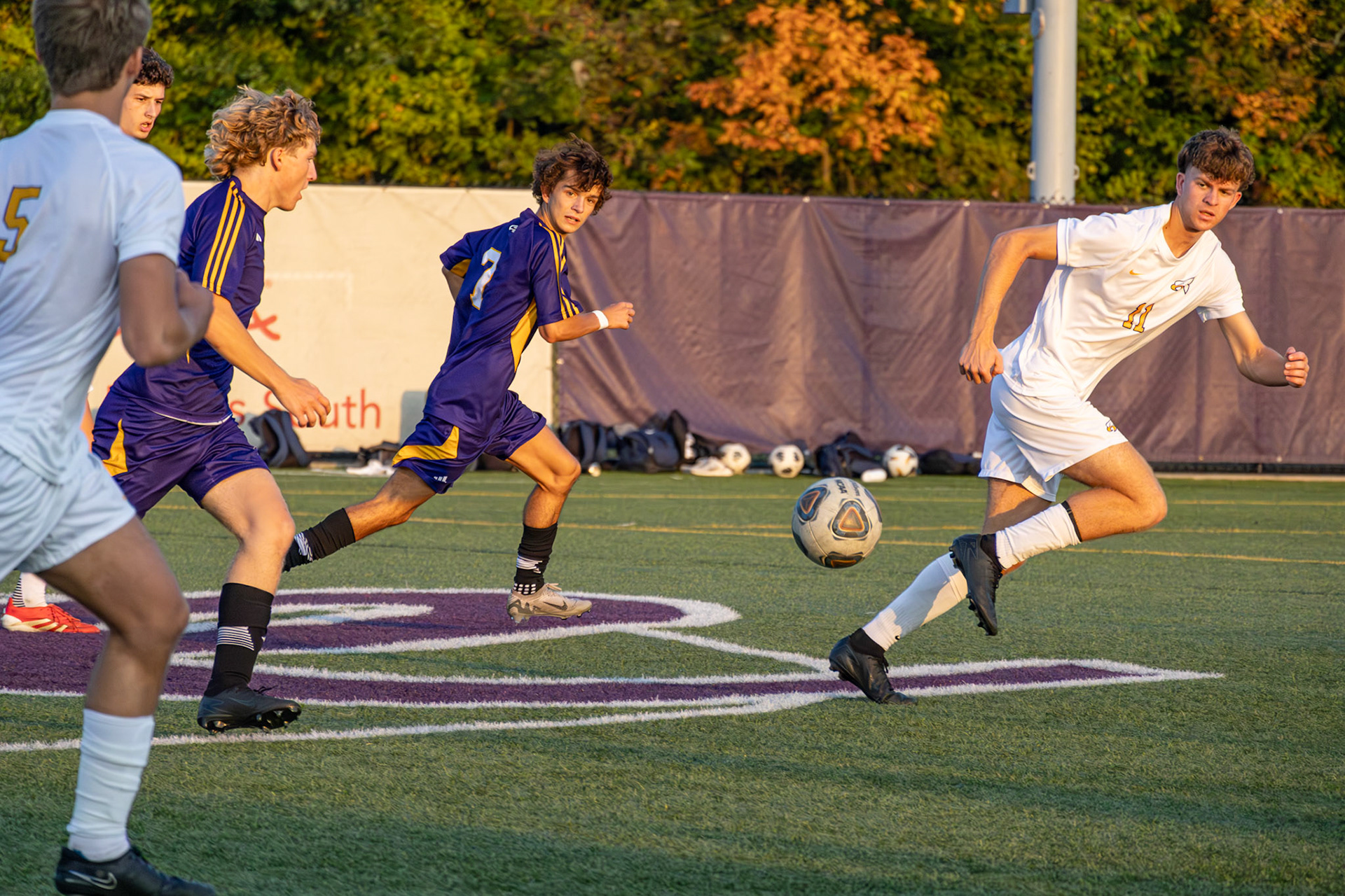 Quentin Raffler goes for the ball after the defense clears it.(Photo by Milana Rico)