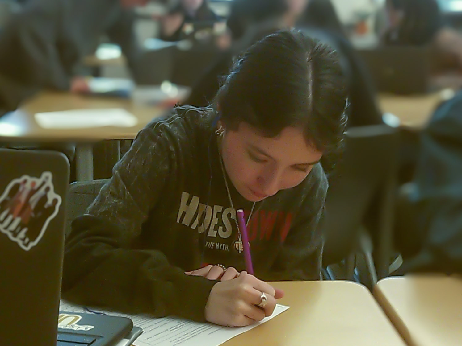 STUDY WEEK Sophmore Eva Sierra studies for the portfolio assignment in Mrs. Yonker's class. (Photo by Ollie Fox)