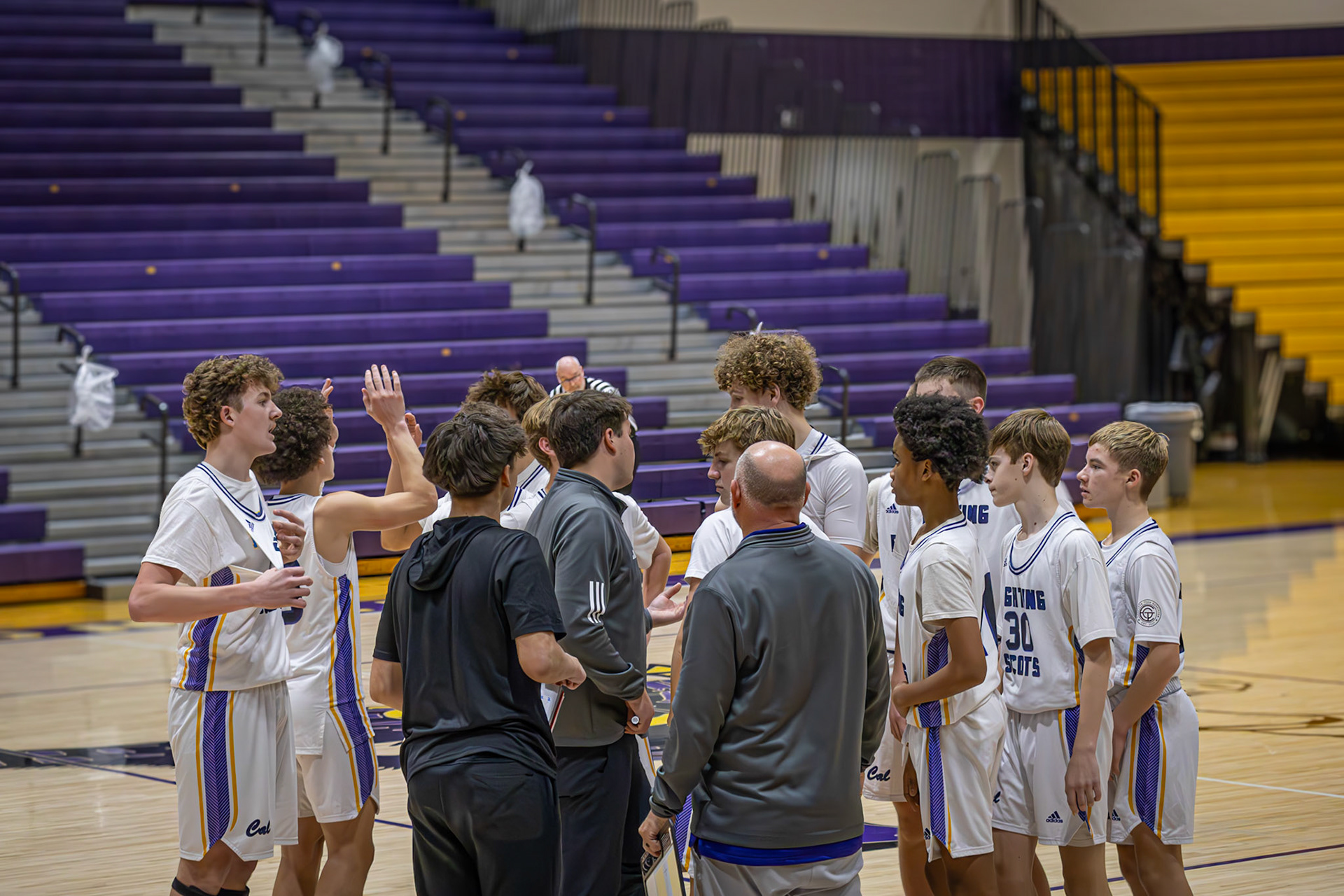 The team heads into the second half holding a solid lead in the first half. (Photo by Lena Gesing)