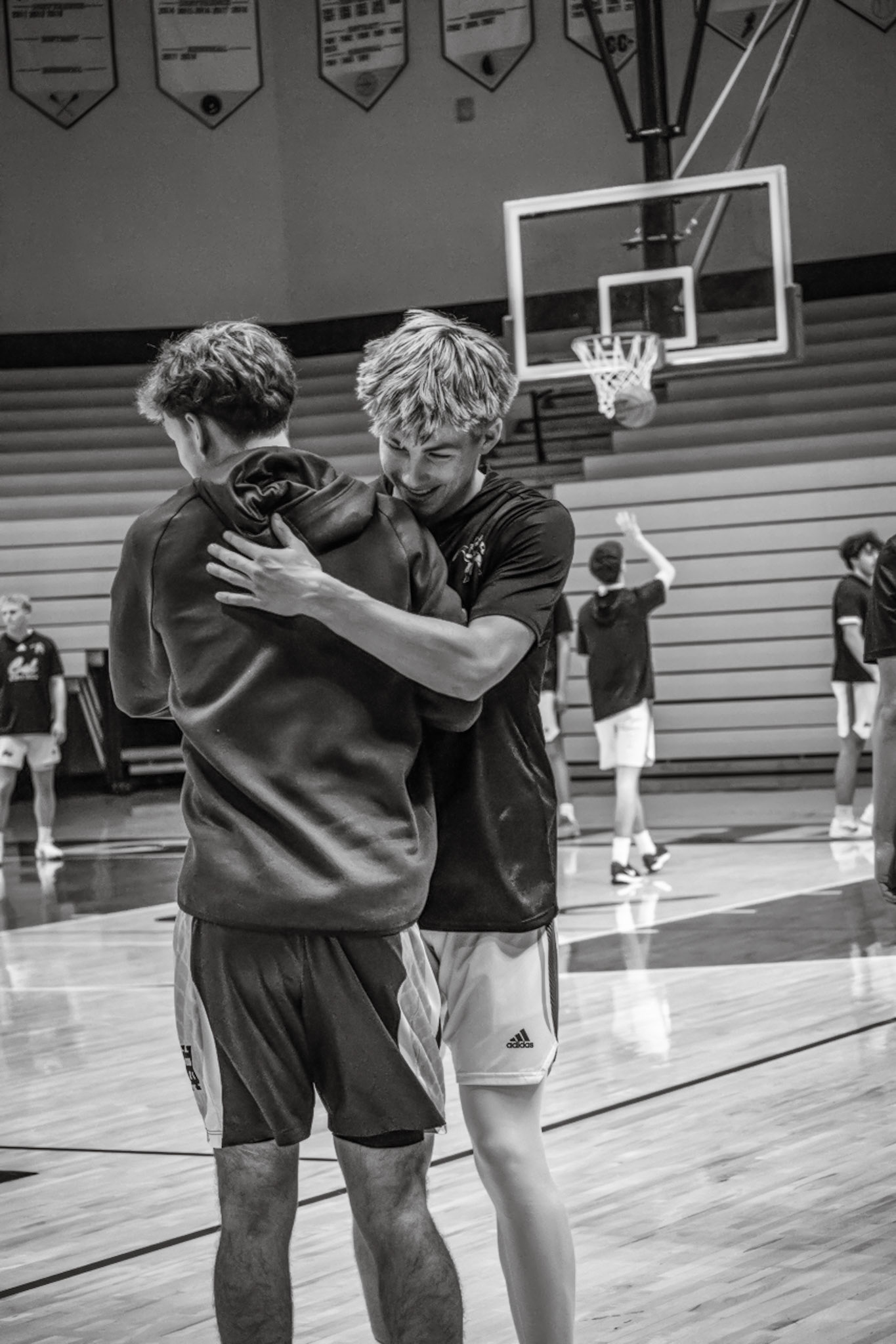 Ben Geerdes daps up a close friend before the game, showing that no matter the outcome, it’s all love and he’s happy to compete against him. (Photo by Jeremiah Pittman)