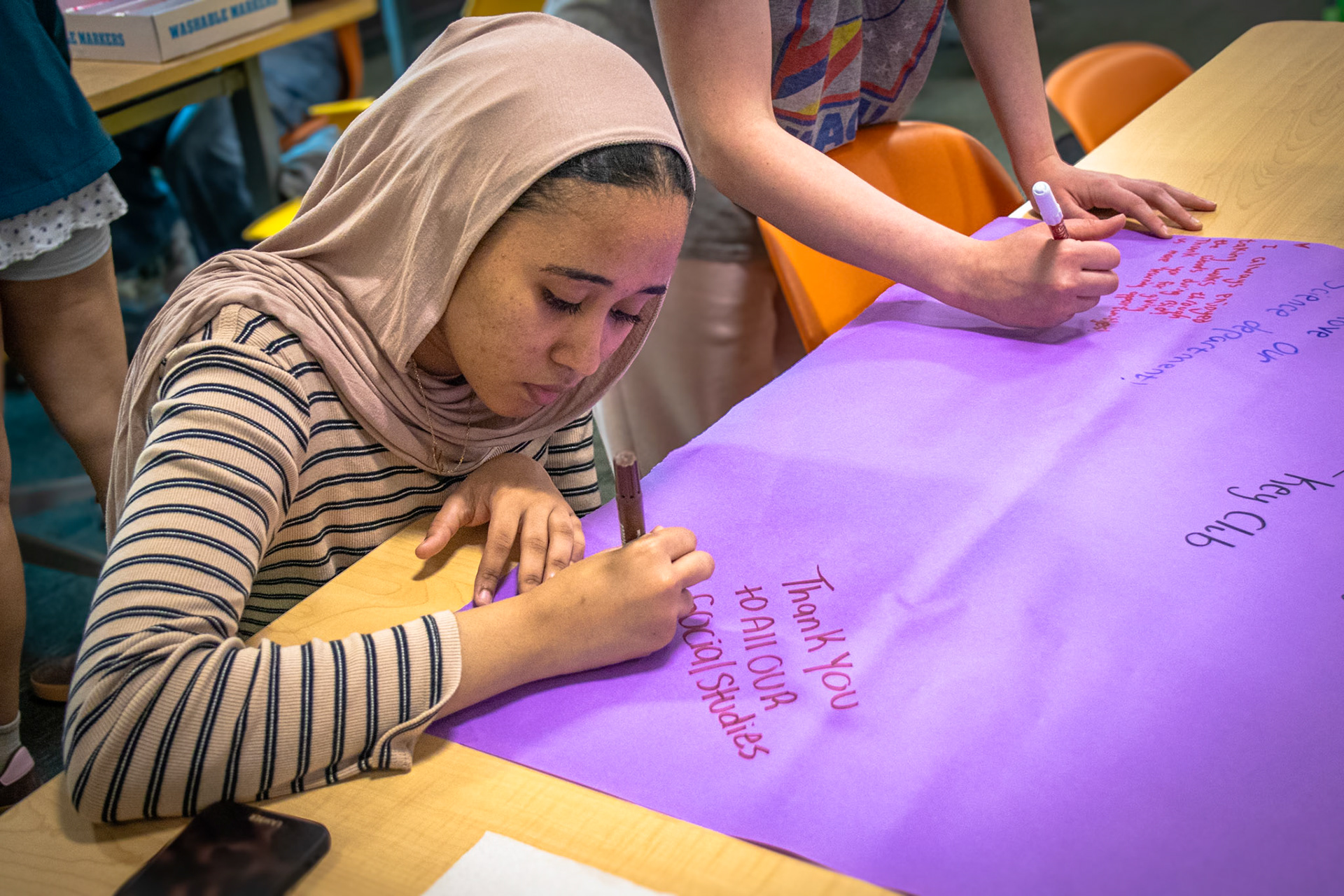 Tala Mohamed takes a moment to say thank you to our teachers. (Photo by Zainab Piromari)