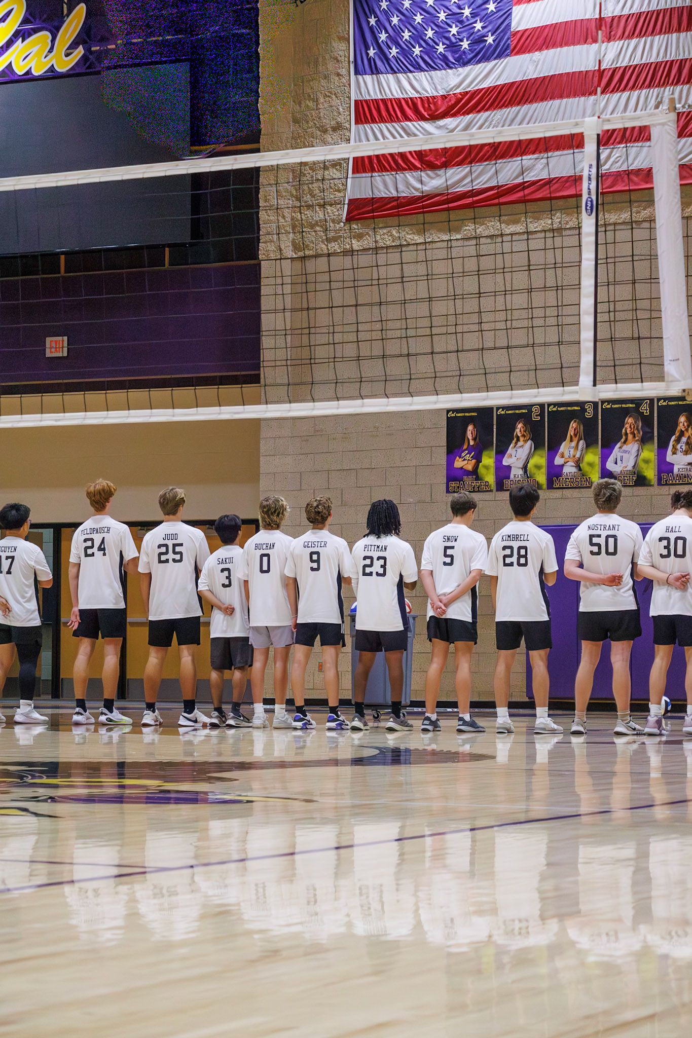 The junior Powderpuff volleyball team stands together, ready to take on the seniors. (Photo by Joseph Bawi)