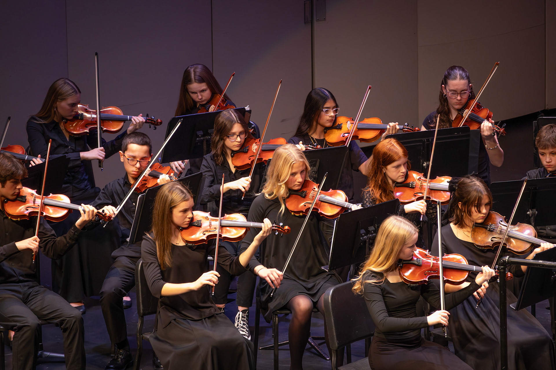 The freshman orchestra delivers a strong performance in its first concert at Caledonia High School. (Photo by Valentina Sosa)