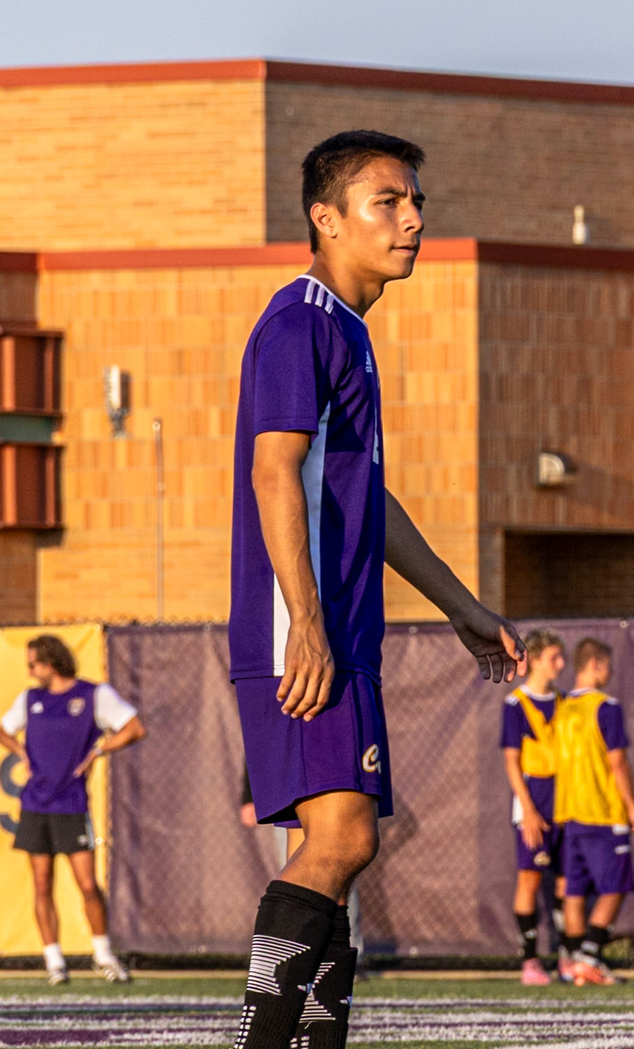 Sean Harney monitors the play, prepared to step in.(Photo by Vivian Hoffman)