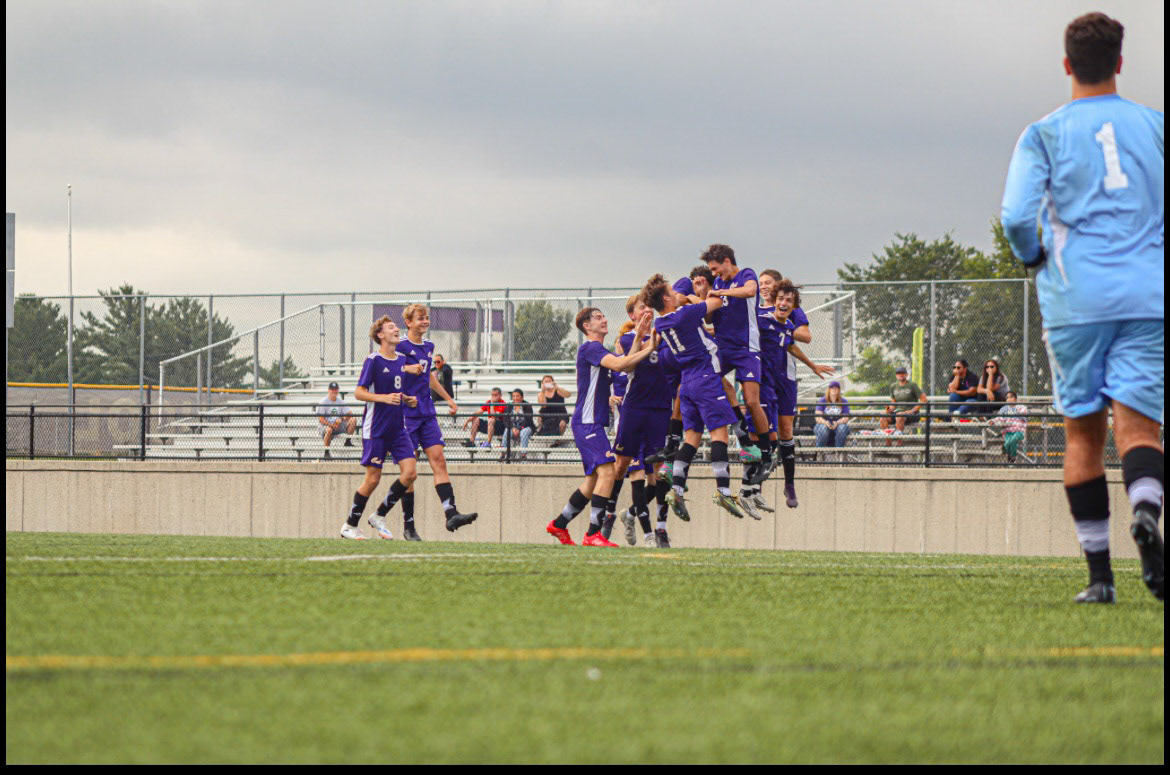 (Photo by Angel Tovar) VS2