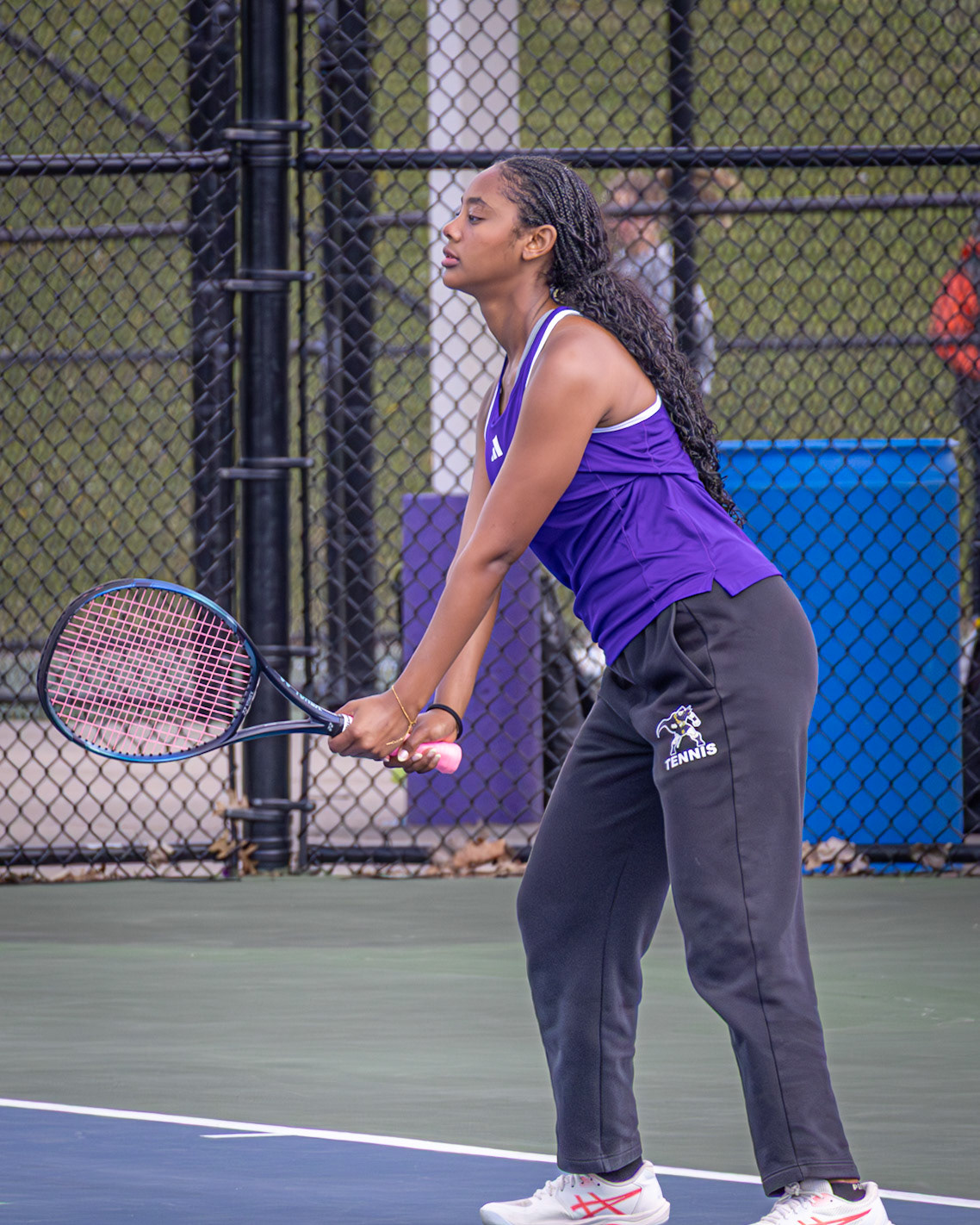 Kebe Fitzell stays ready, eyes on the ball and confidence in every serve. (Photo by Mya VanderZwaag)