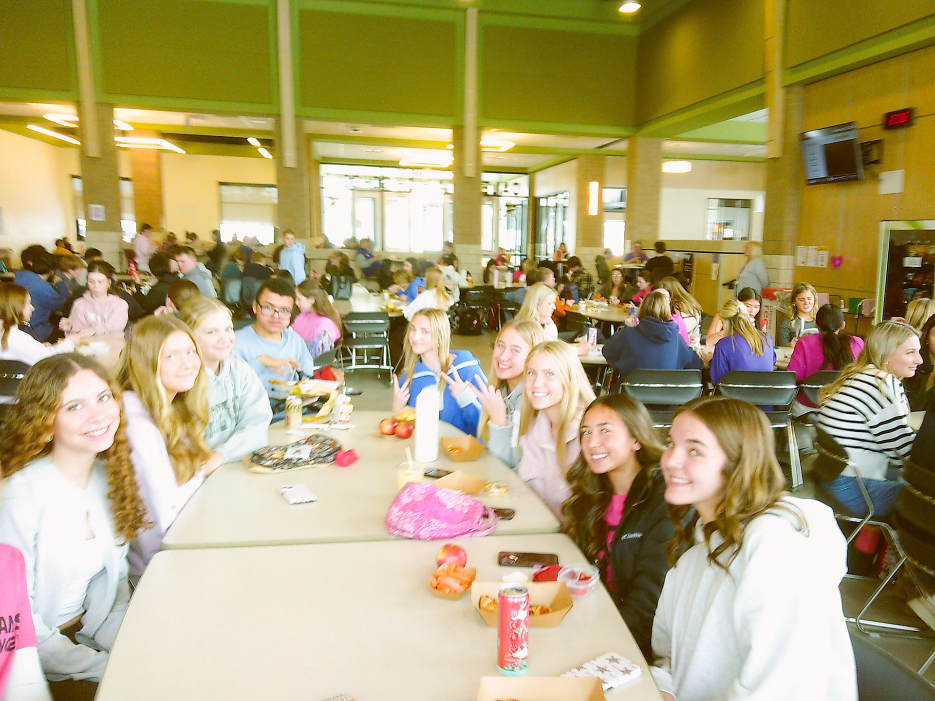 The South cafeteria at 11:05. (Photo by Spencer Steinberg)