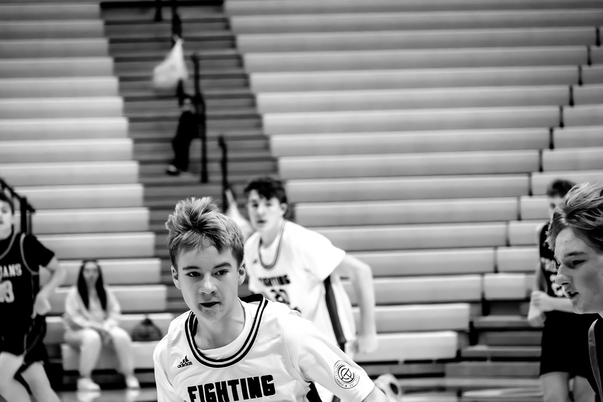 Freshman Bryson Raffler runs the play to get the team back on top. (Photo by Elsha Bytwork)