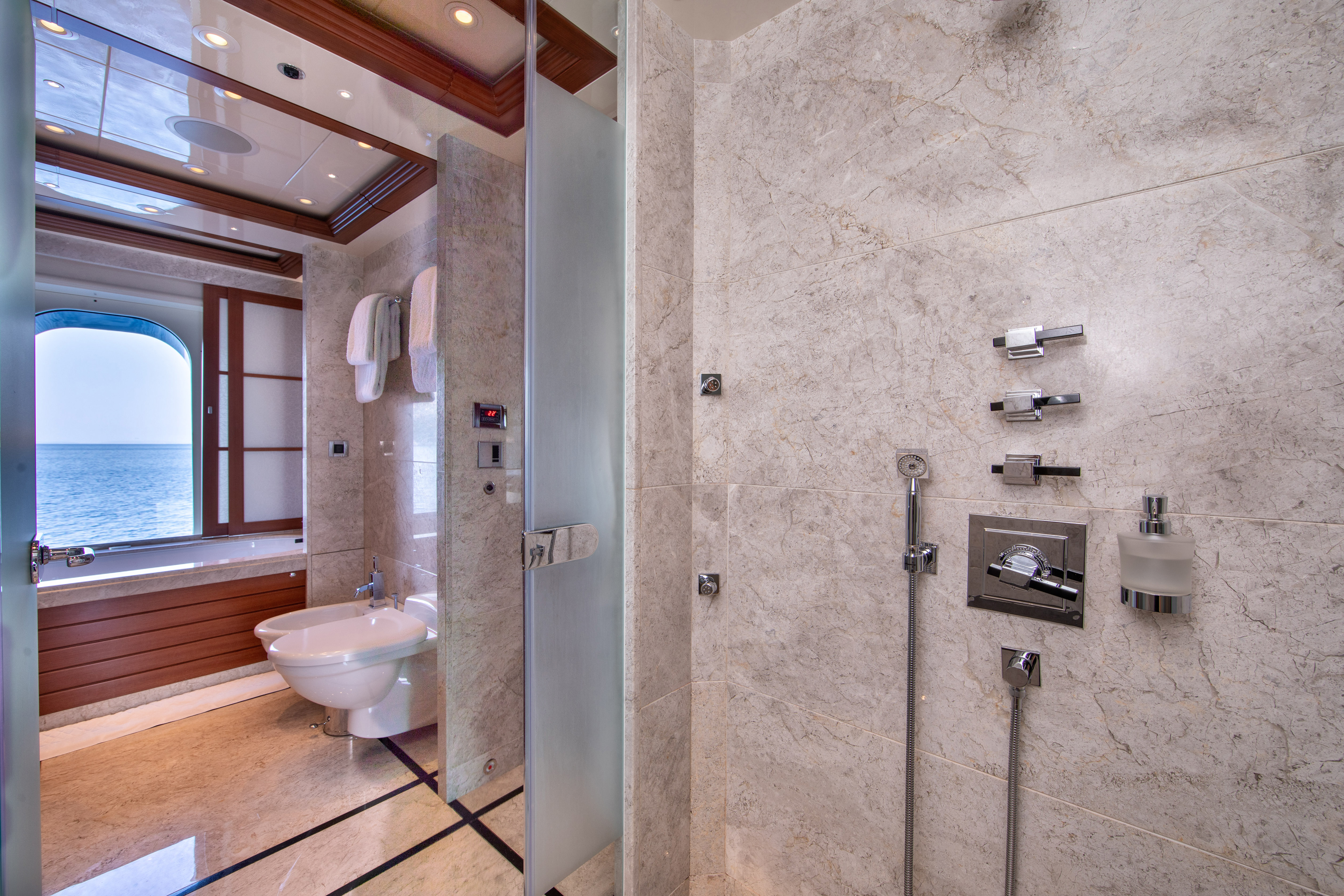 Ship's master Bathroom