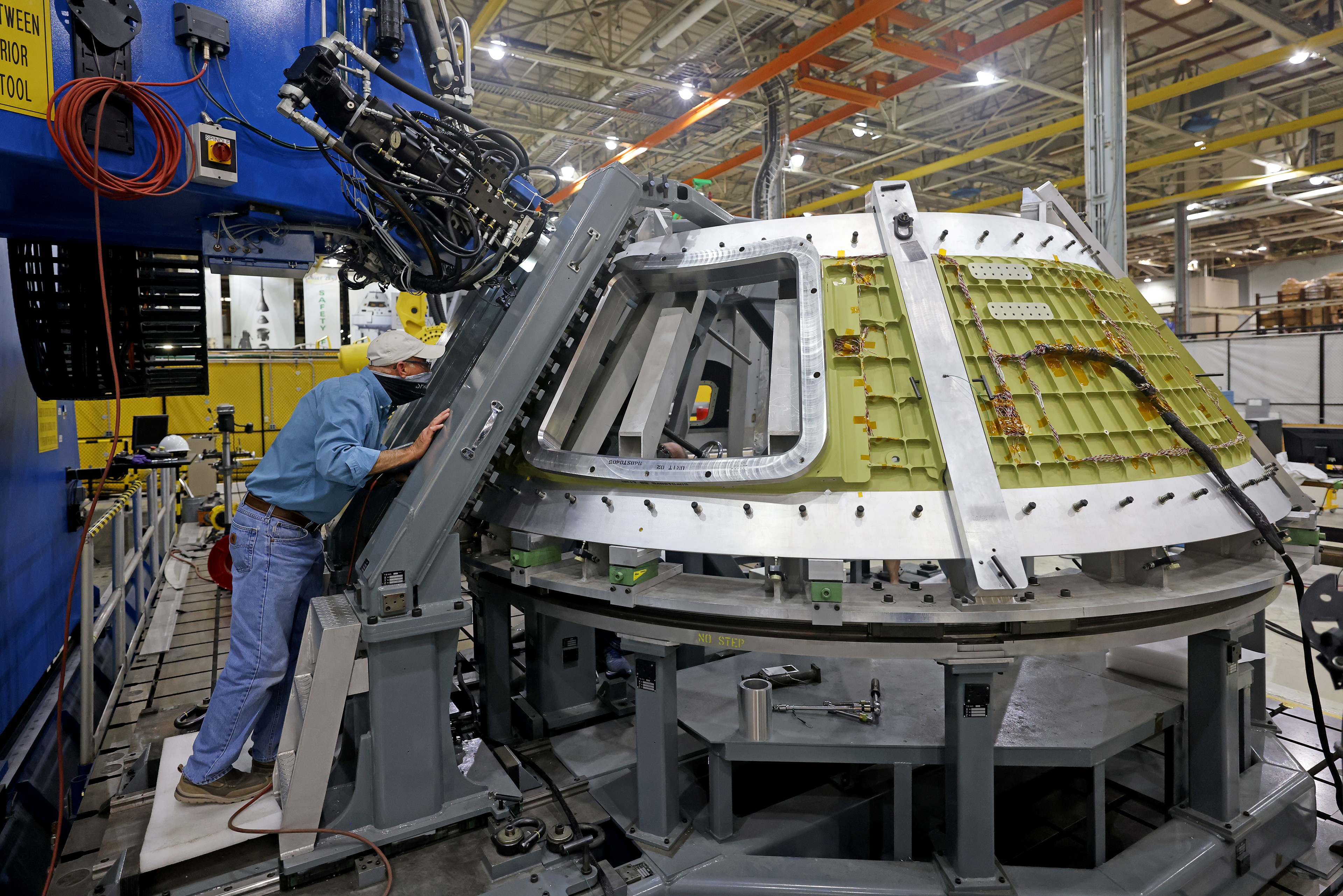 Orion: Building the Artemis III crew module