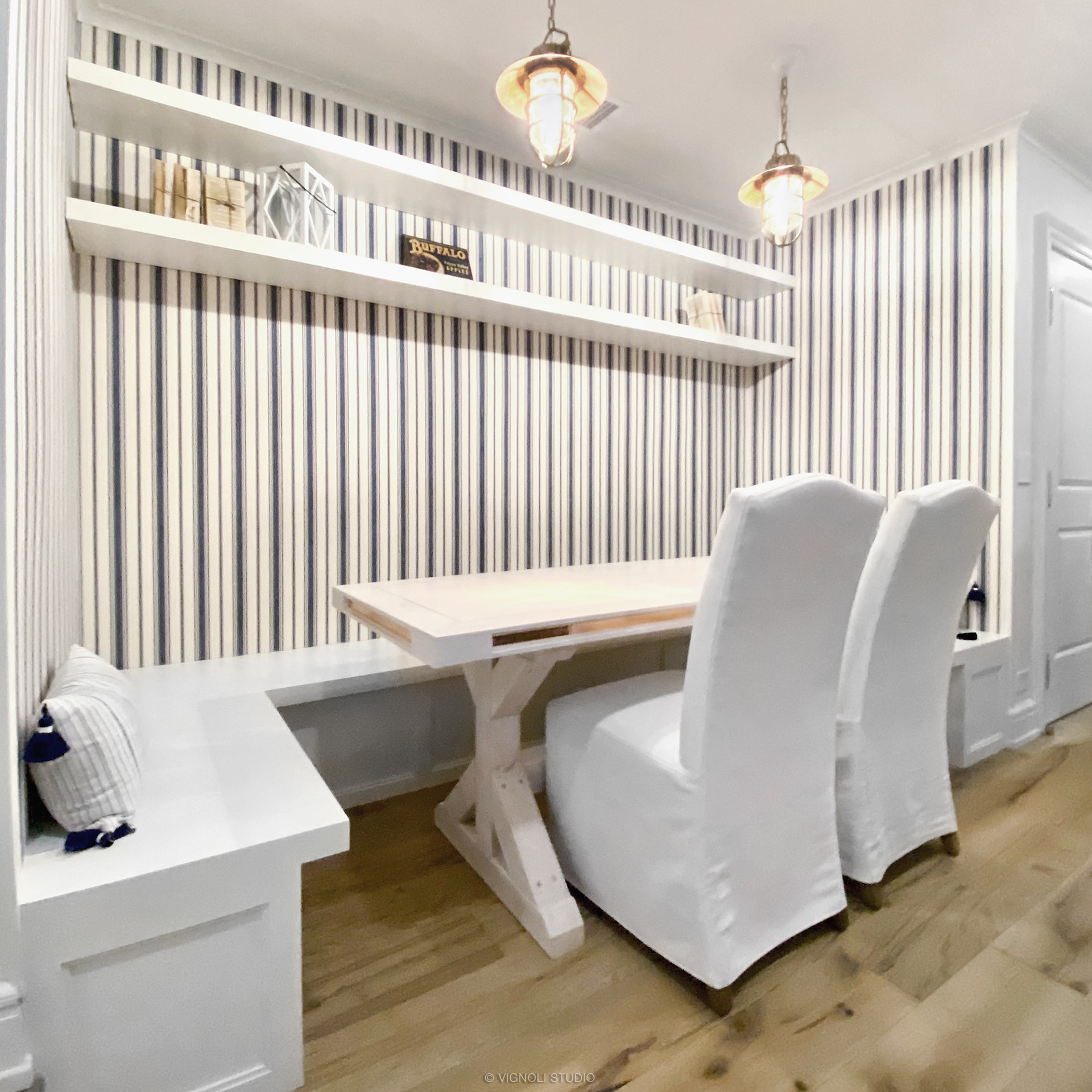 Eating Area: Bench, Shelves, Table, Lights