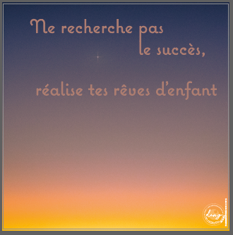 YVAN EMONIDES Succès, 2021–2025, Série Relève le déf. Photographie numérique et infographie sur Alucobond, 30 x 30 cm / 80€