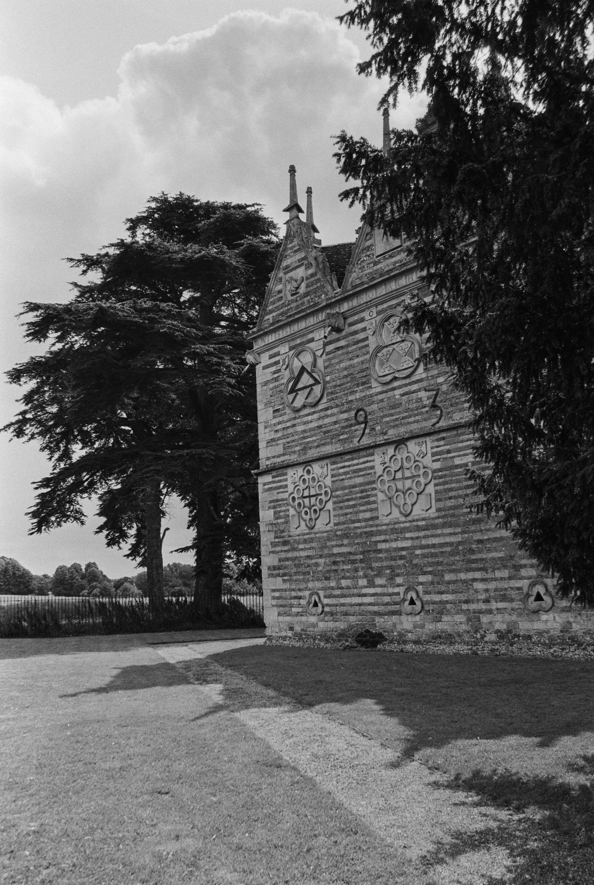 Canon EOS 3 - Kentmere pan - 100