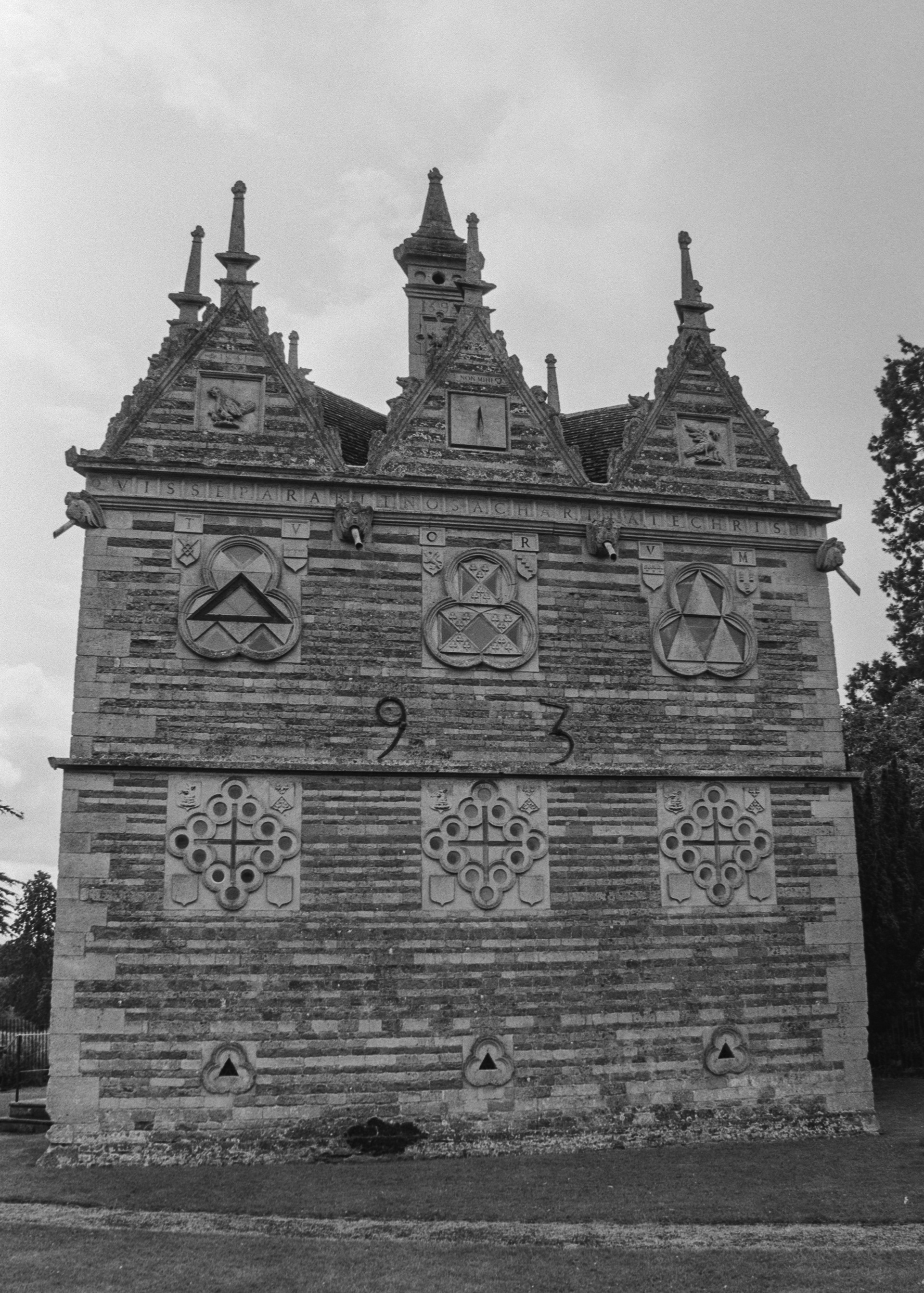 Canon EOS 3 - Kentmere pan - 100