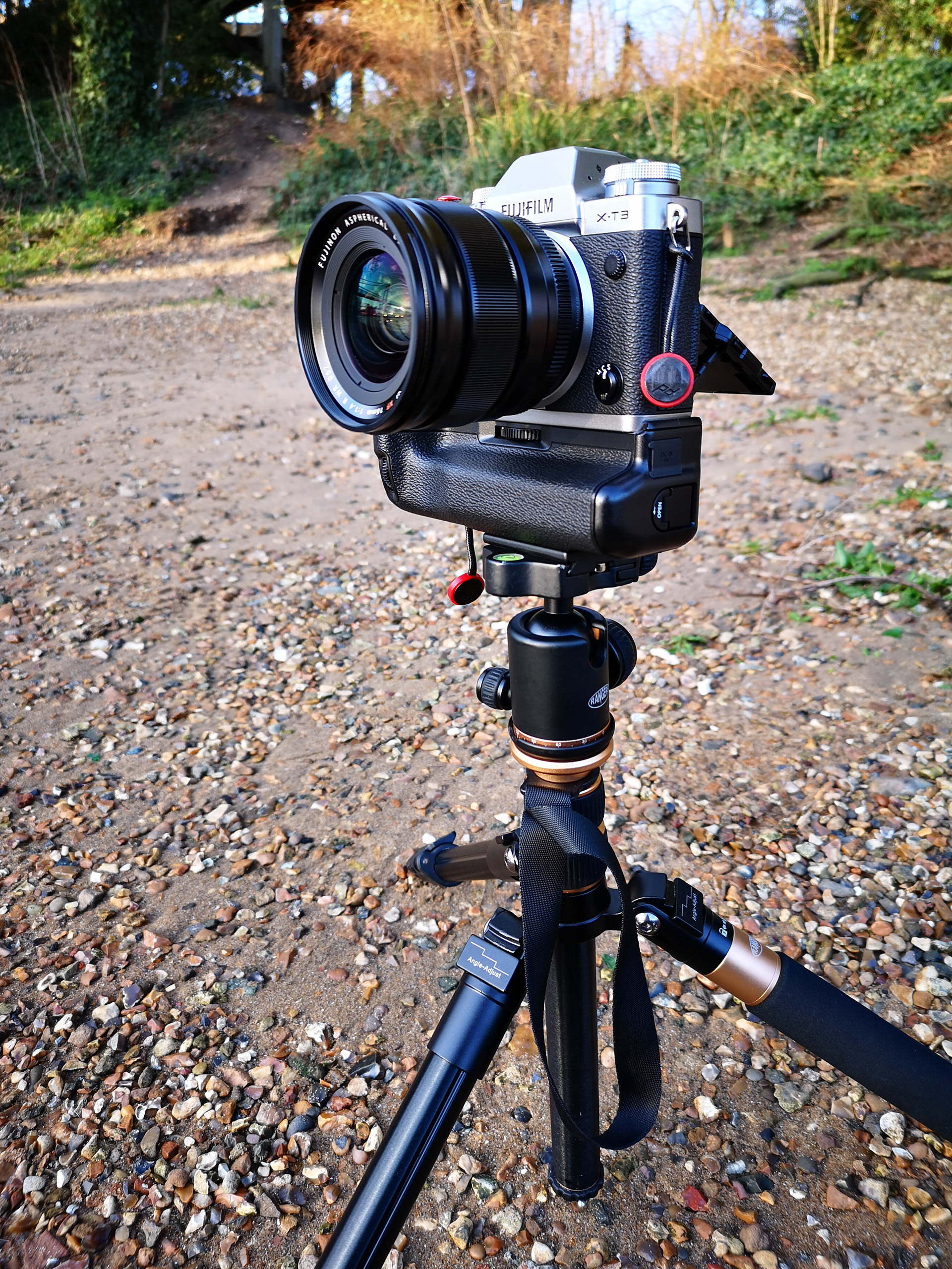 X-T3 16mm F1.4 Battery grip