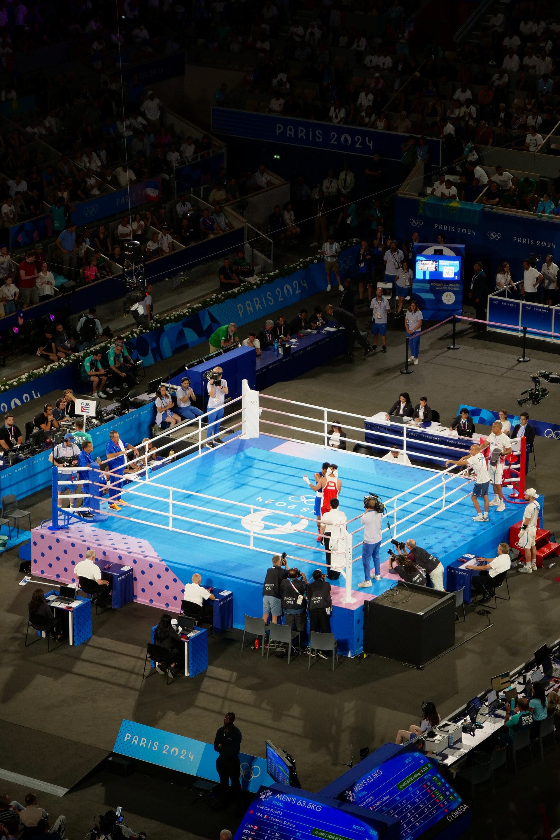 Décision Finale, le cubain médaillé d'or console le français médaillé d'argent une nouvelle fois après les Jeux Olympiques de Rio en 2016.