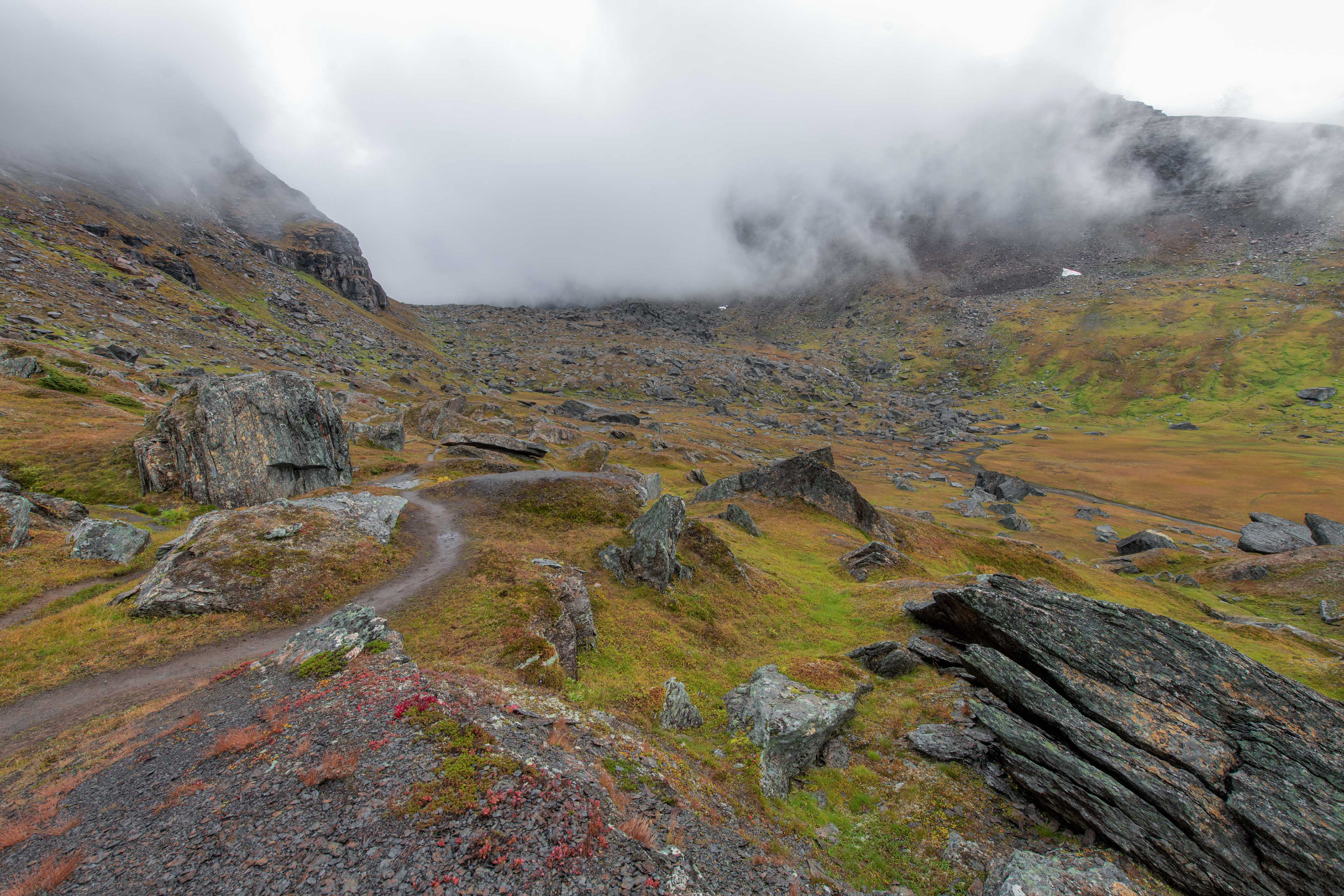 Hiking up towards Trollsjön