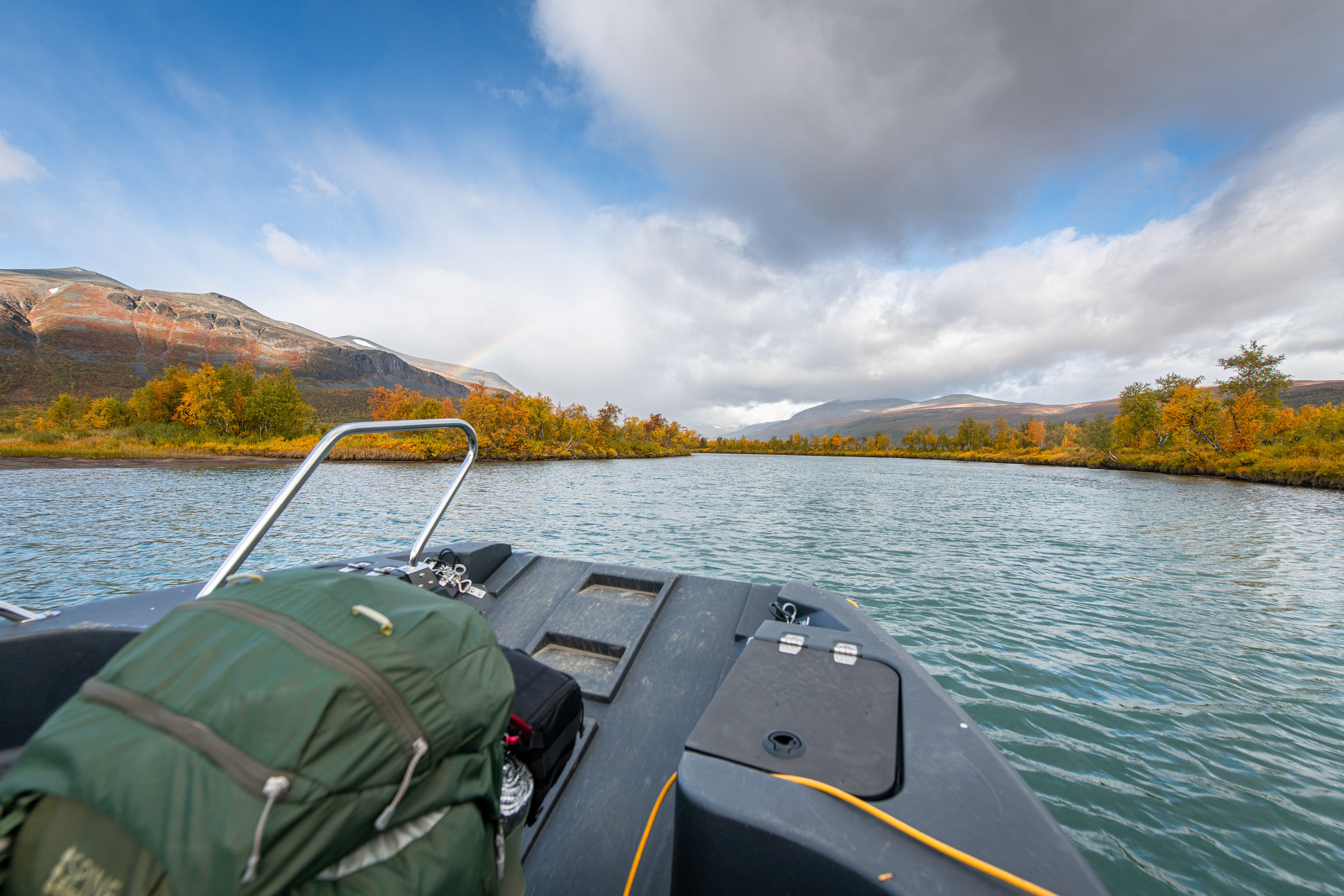 Taking boat upstream on Vistasjohka