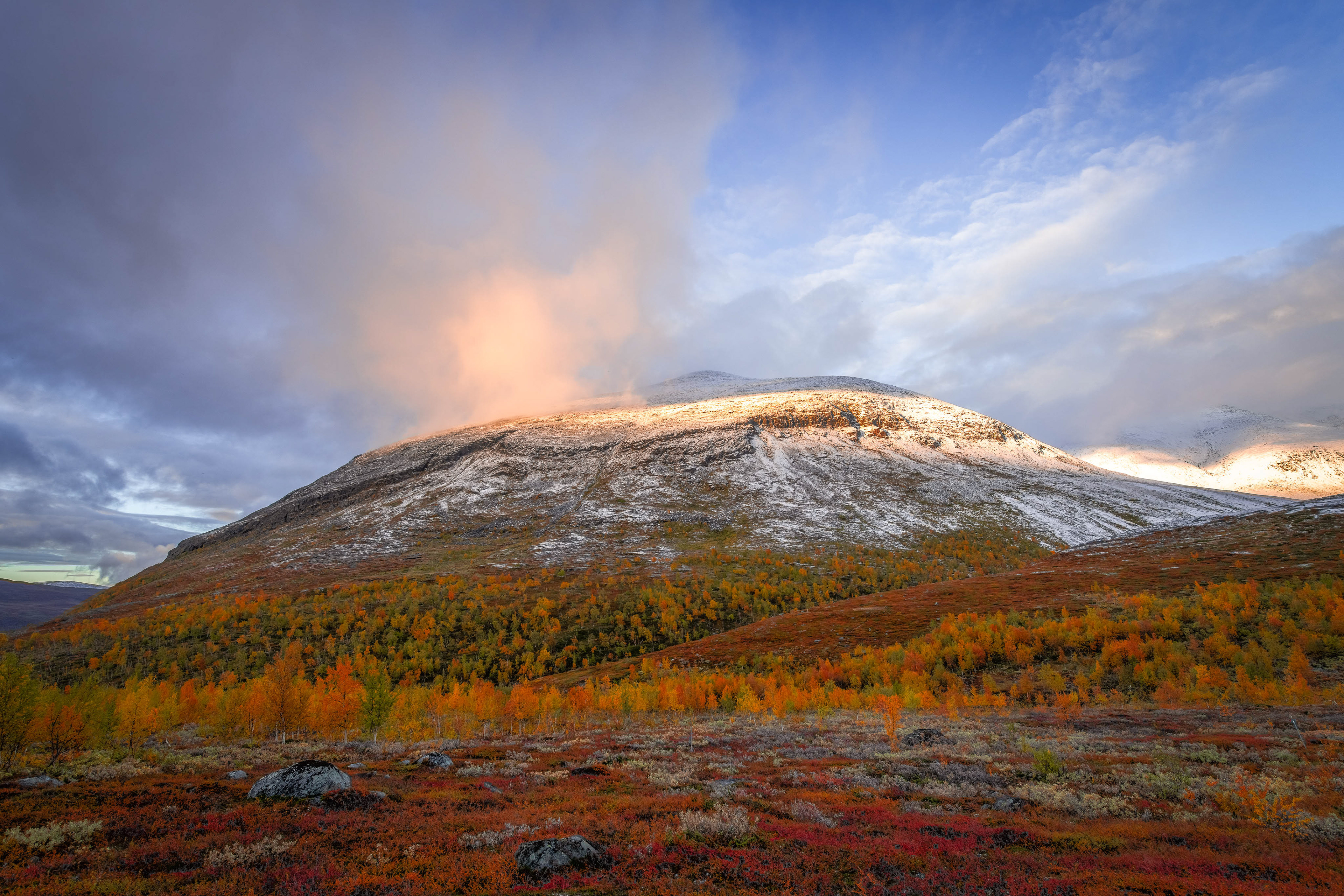 Kungsleden between Alesjaure and Abiskojaure