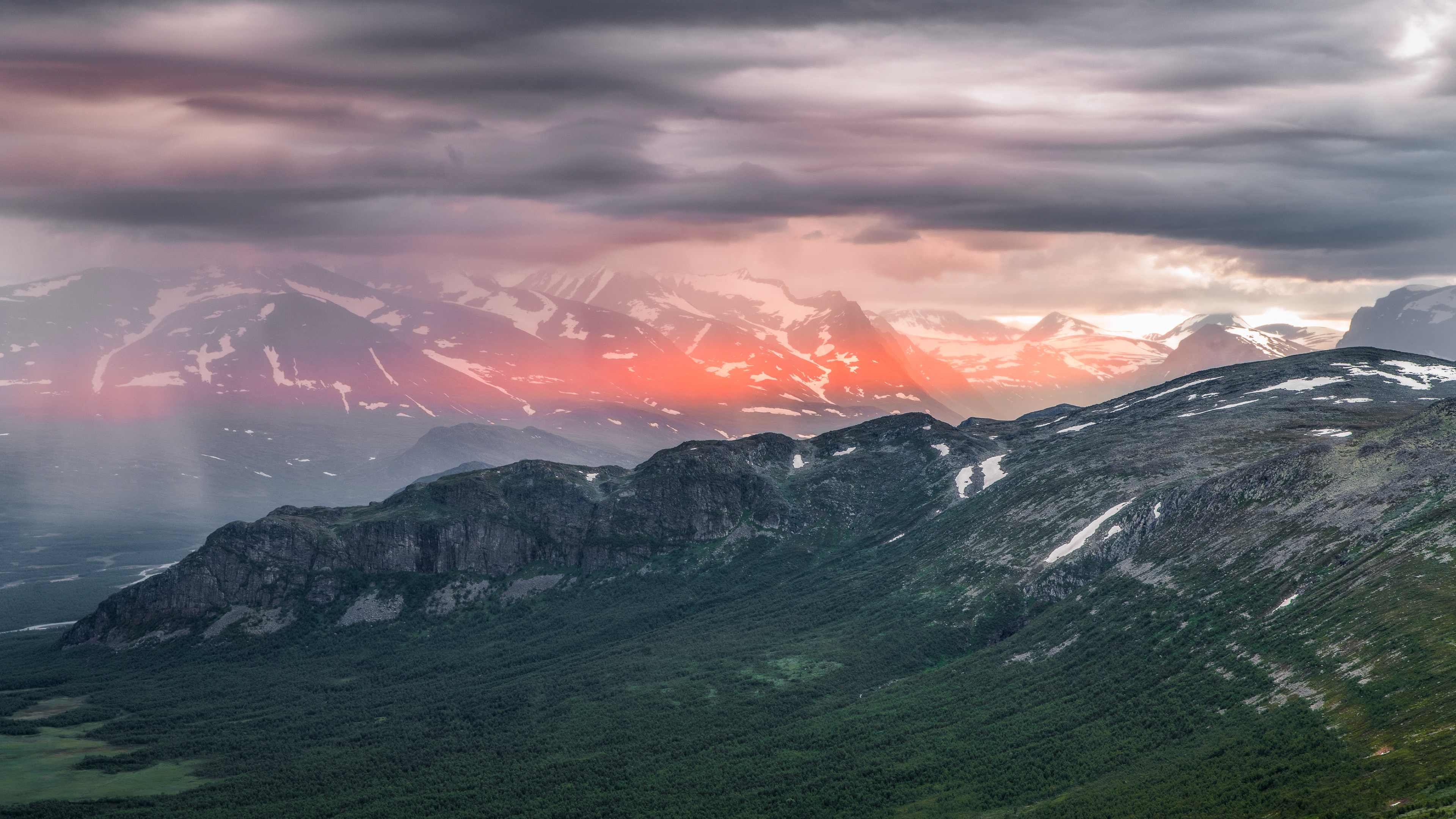 Evening light above Ridåk