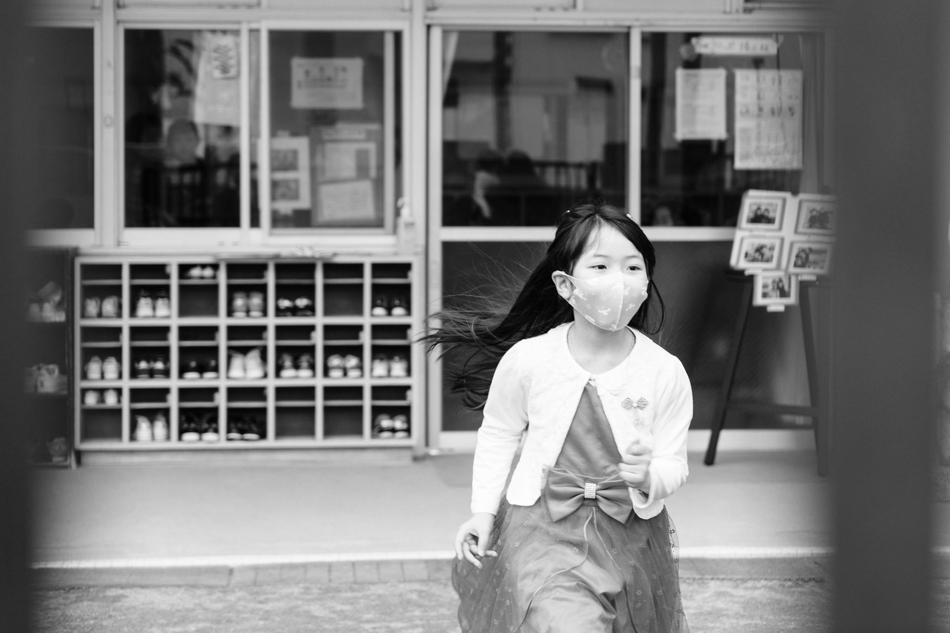 မူကြိုမှာ ခင်ခဲ့တဲ့ သူငယ်ချင်း နှင့် ဆရာမတွေကို နှုတ်ဆက်.....အပြန်..
