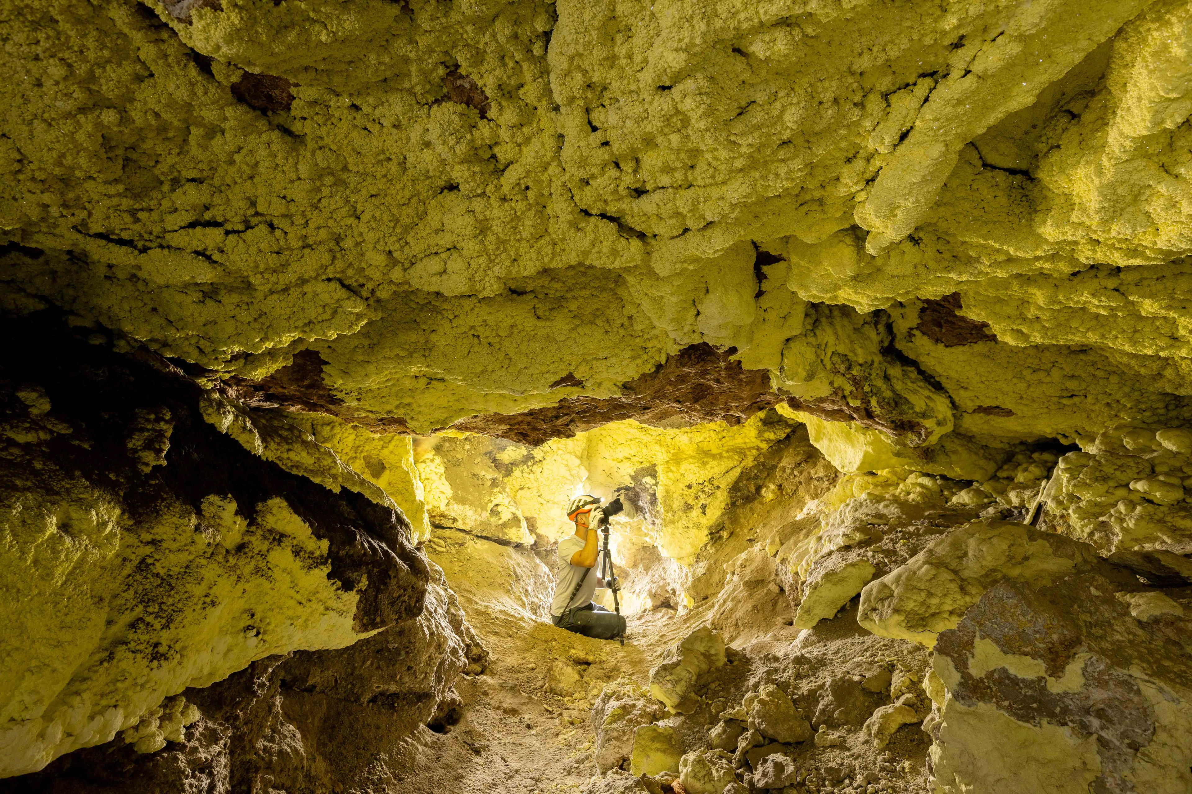 La grotte soufrée, Sicile.