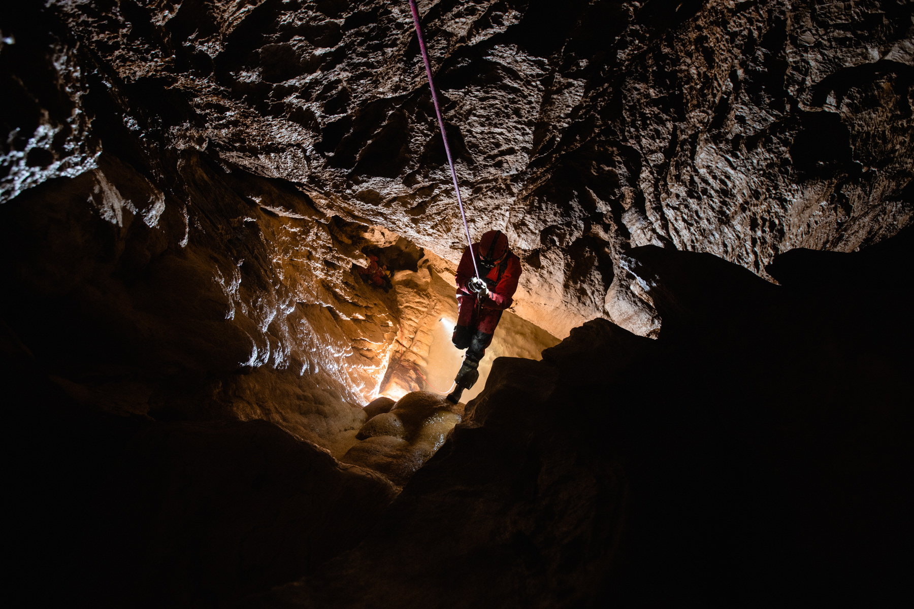Remontée du puits Pyramide, Grotte Moilda.