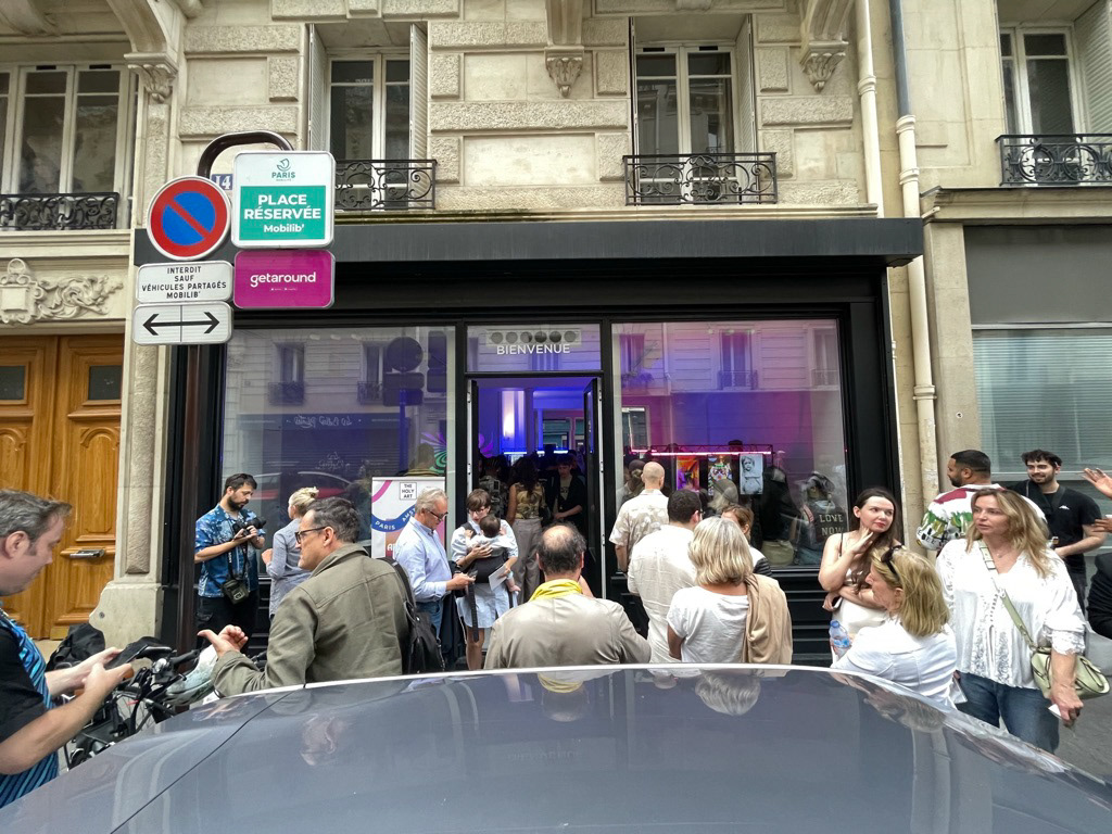 Paris Exhibition- Art on Loop