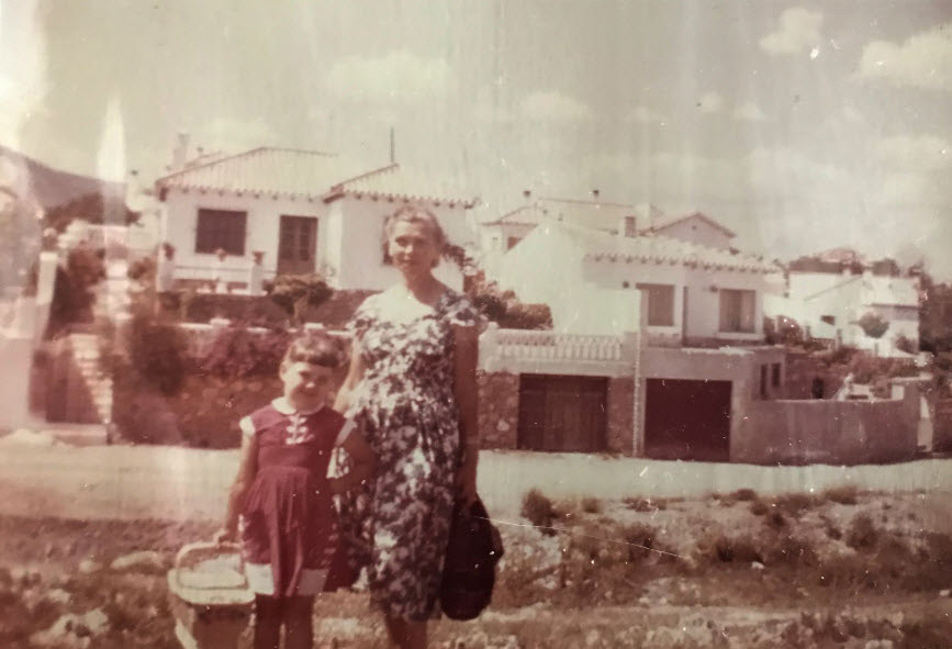 Með ömmu/With grandma
