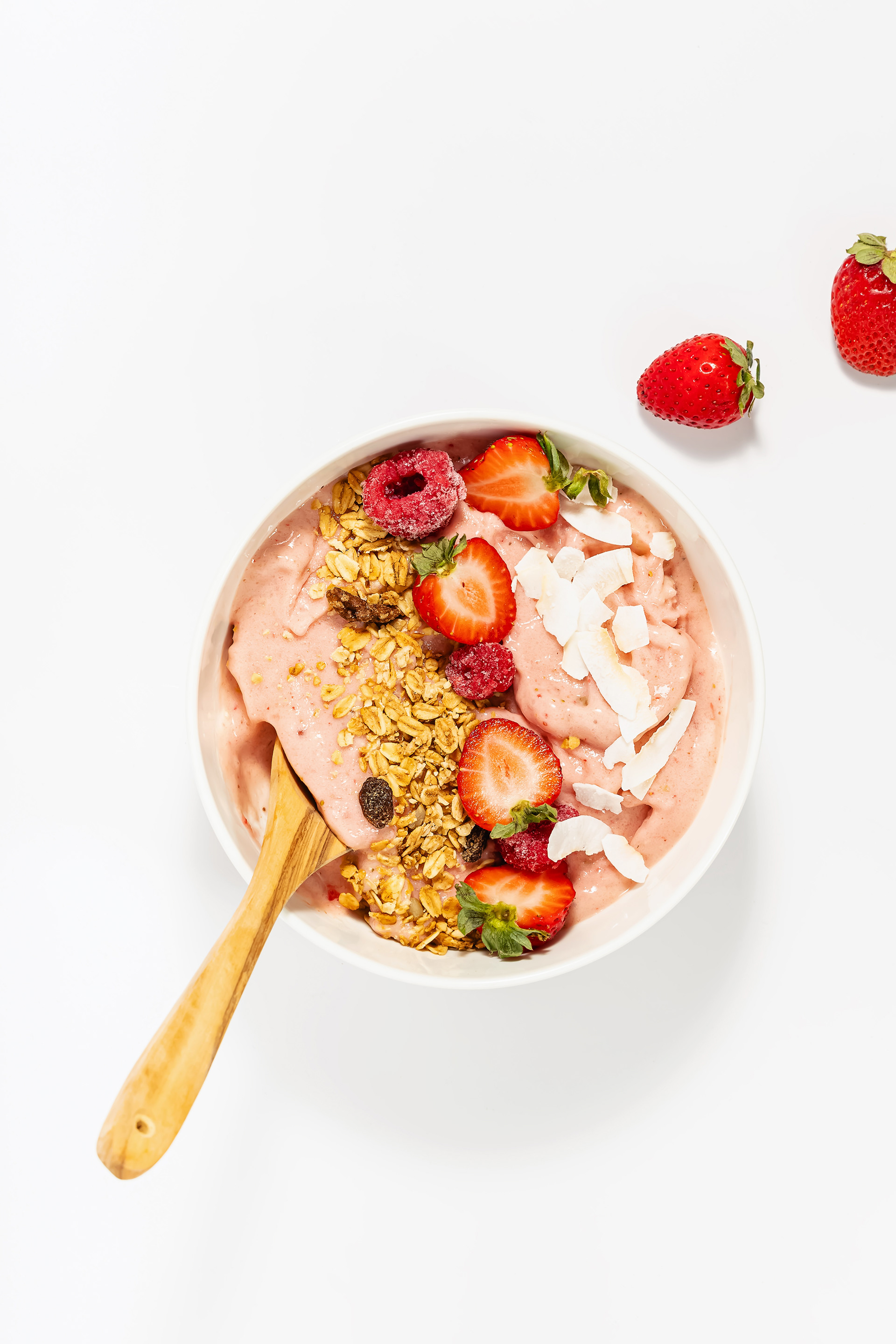 smoothie bowl with berries