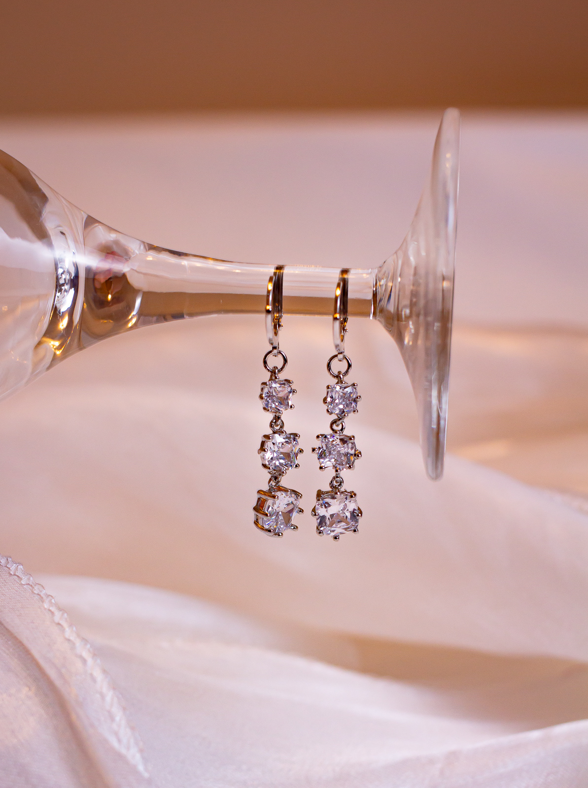 PHOTOGRAPHER: Alessia Serain; JEWELRY: @apz_one