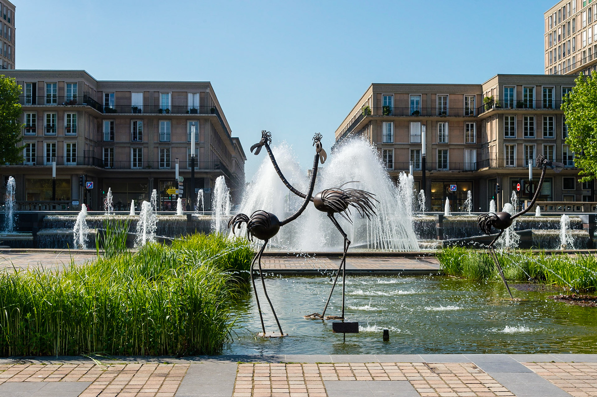 Le Havre centre ville. En grande partie détruit pendant la Seconde Guerre mondiale, le centre-ville a été reconstruit d'après les plans de l'atelier d'Auguste Perret entre 1945 et 1964, il est inscrit au patrimoine mondial de l'UNESCO depuis 2005 / Le Havre city center. Largely destroyed during the Second World War, the city was rebuilt according to the plans of the workshop of Auguste Perret between 1945 and 1964, he was listed as a World Heritage Site by UNESCO since 2005.
