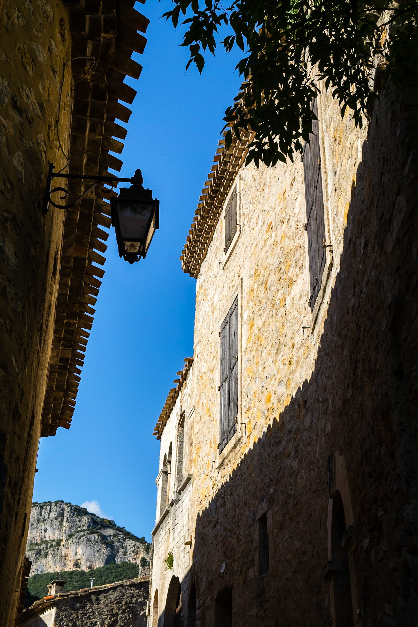 Saint Guilhem le Désert est l'un des plus beaux villages de France, il est situé dans le departement de l'Hérault, Languedoc-Roussillon, France / Saint Guilhem le Desert is one of the most beautiful villages in France, it is located in the department of Hérault, Languedoc-Roussillon, France.