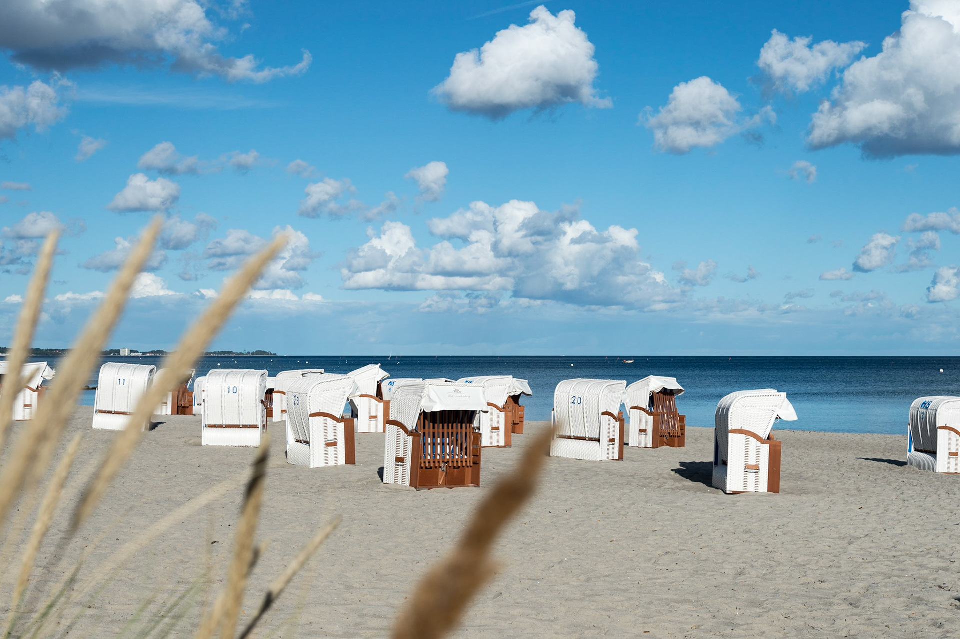 Plage de Sierksdorf, Schleswig-Holstein, Allemagne. / Beach Sierksdorf, Schleswig-Holstein, Germany.