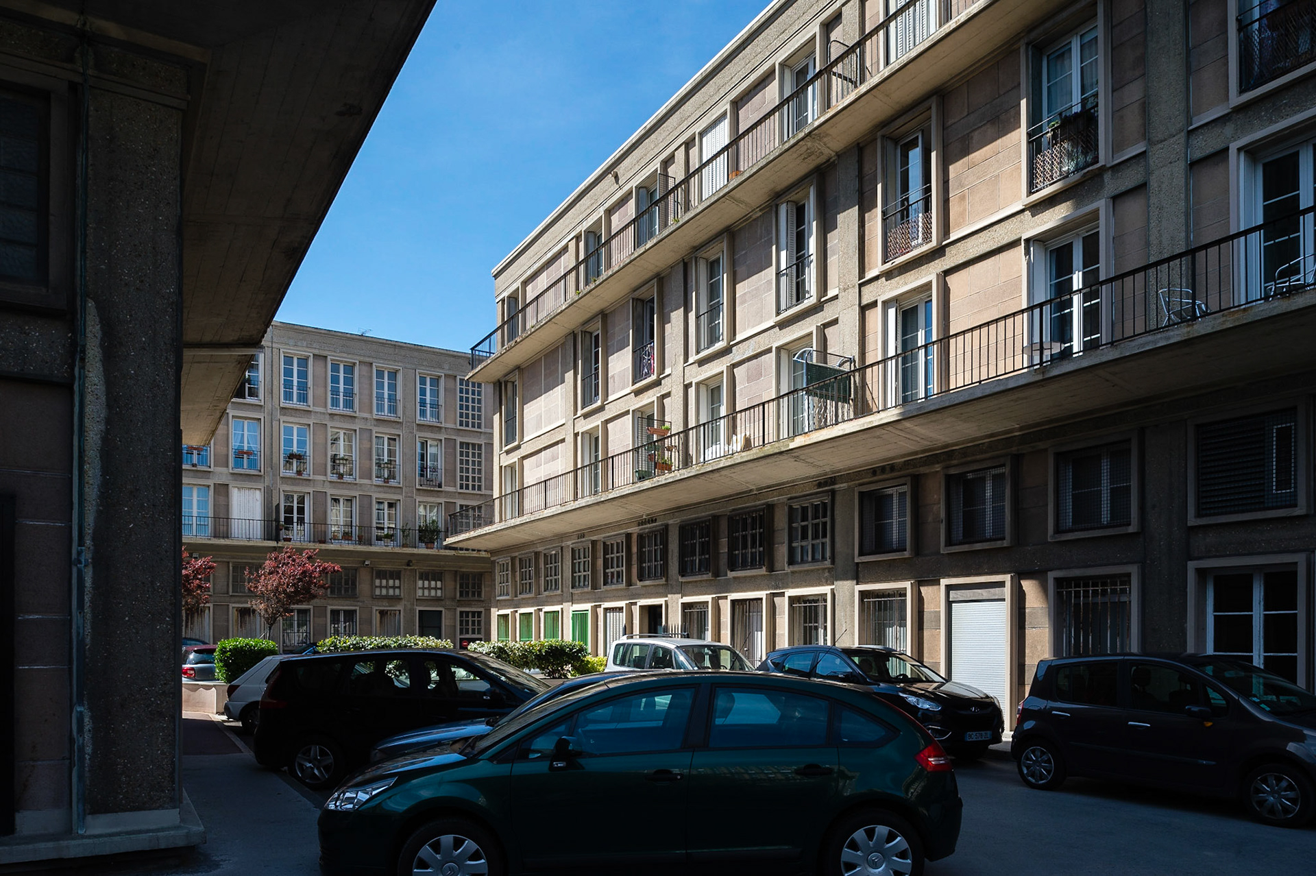 Le Havre centre ville. En grande partie détruit pendant la Seconde Guerre mondiale, le centre-ville a été reconstruit d'après les plans de l'atelier d'Auguste Perret entre 1945 et 1964, il est inscrit au patrimoine mondial de l'UNESCO depuis 2005.  Le Havre city center. Largely destroyed during the Second World War, the city was rebuilt according to the plans of the workshop of Auguste Perret between 1945 and 1964, he was listed as a World Heritage Site by UNESCO since 2005.