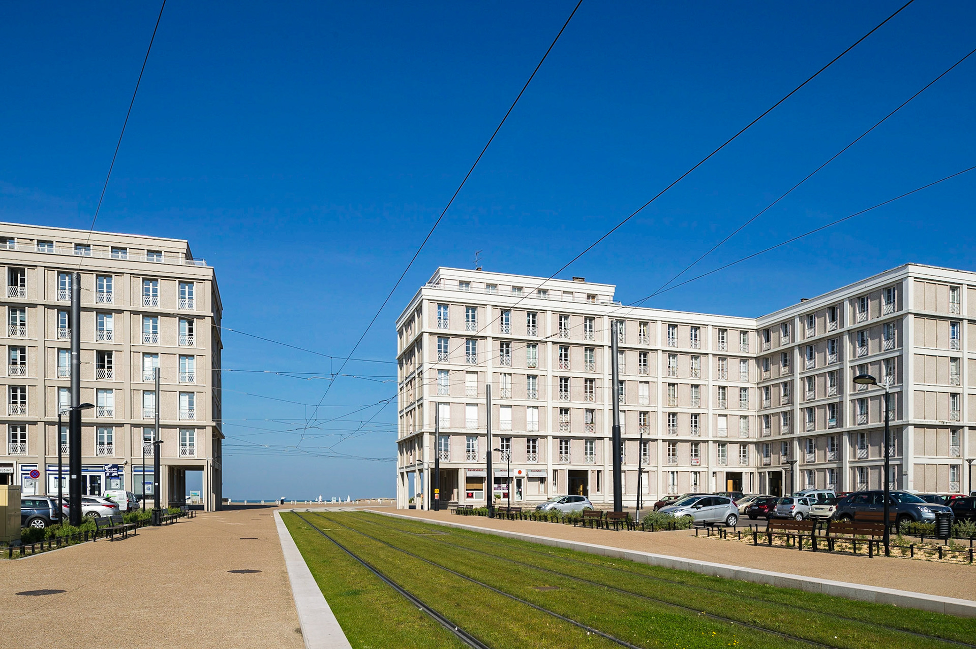 Le Havre. La Porte Océane jonction entre l'avenue Foch et la plage du Havre.  Le Havre. Ocean Gate junction of Avenue Foch and the beach of Le Havre.