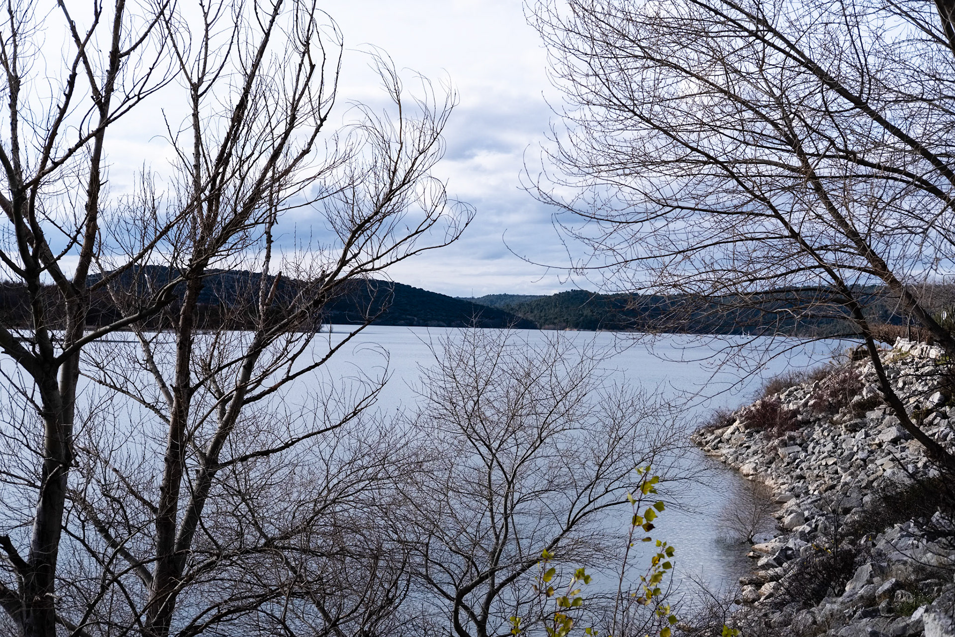 Le Lac de Sainte Croix en hiver près de Bauduen, Var, France