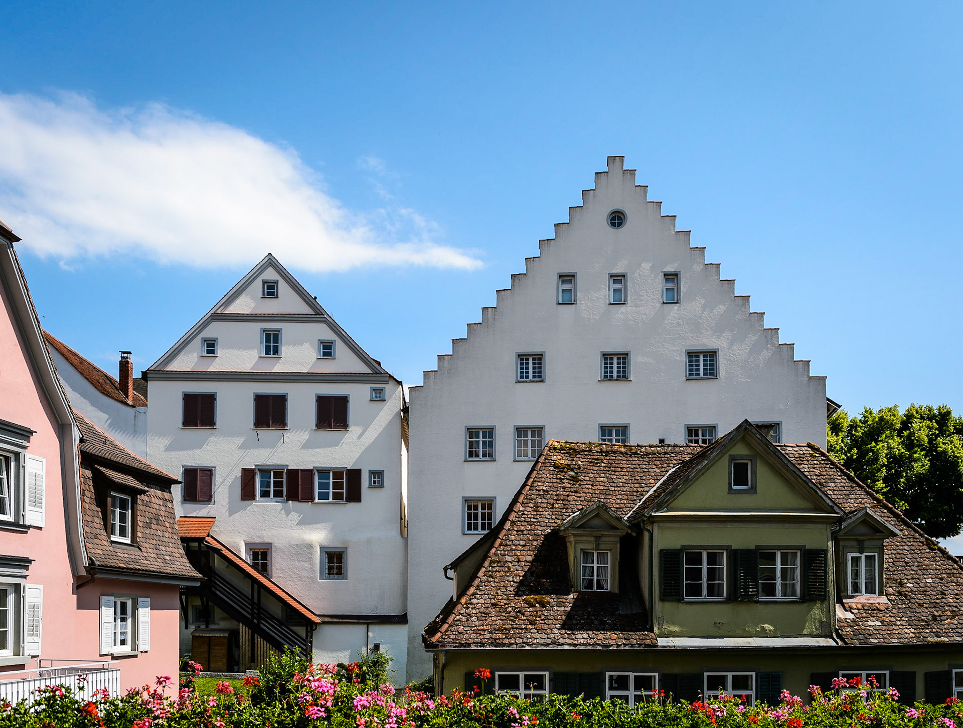 Meersburg petite ville médiévale située au bord du lac de Constance, Bade-Wurtemberg, Allemagne. / Medieval town Meersburg on Lake Constance, Bade-Wurtemberg, Germany