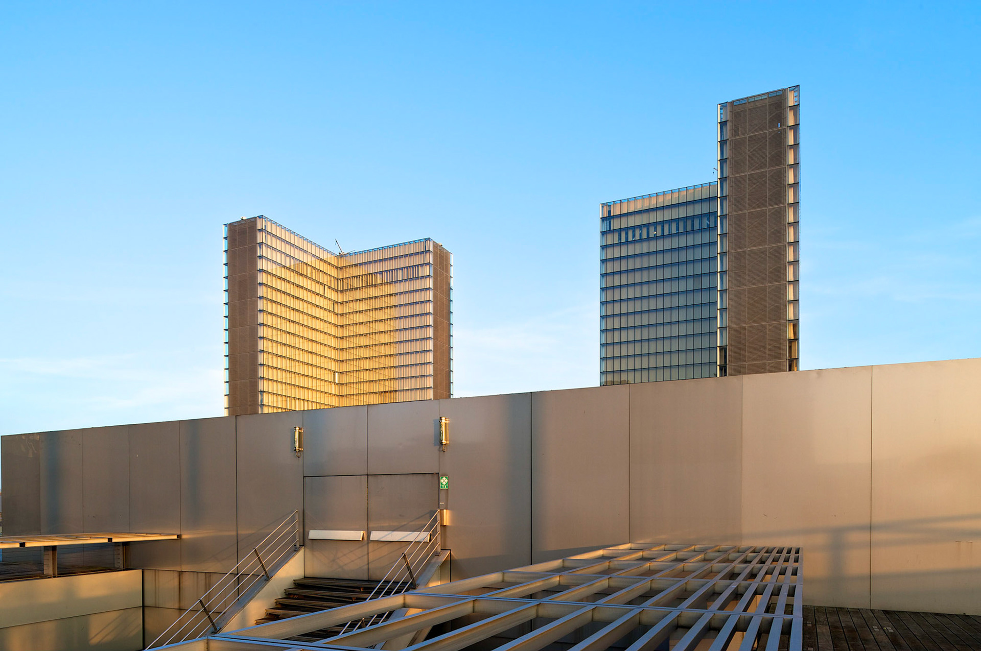 Bibliotheque Nationale Francois Mitterrand, Paris. Architecte Dominique Perrault.